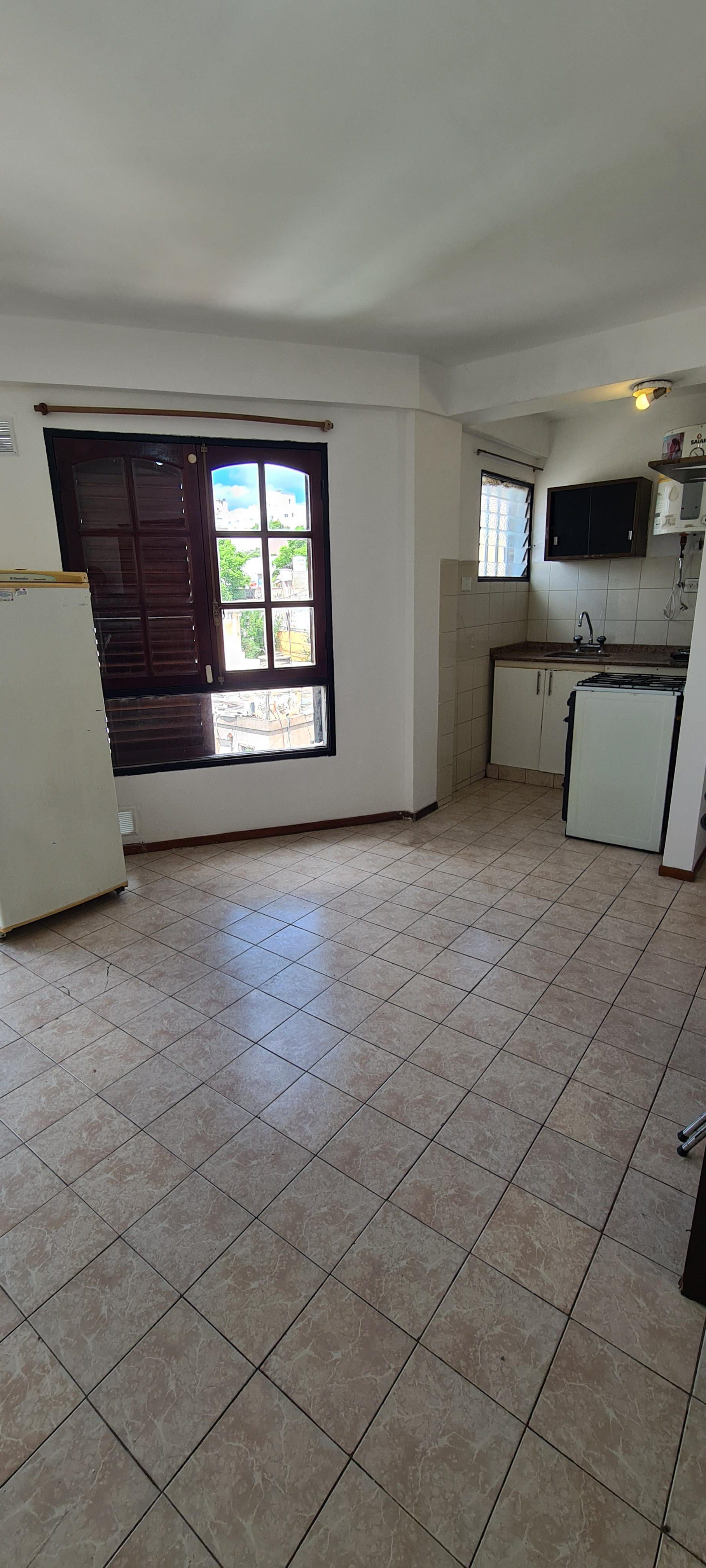 MONOAMBIENTE SEMIAMOBLADO GASTOS BAJOS B ALBERDI