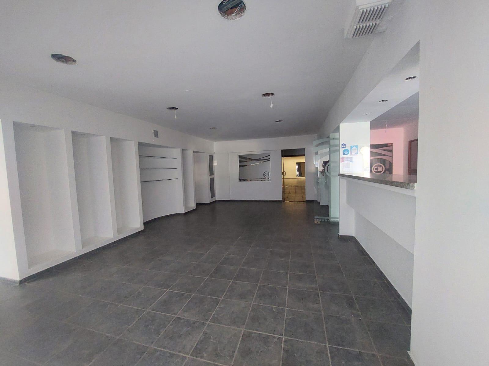 EXCELENTE LOCAL COMERCIAL EN ALQUILER CERRO DE LAS ROSAS