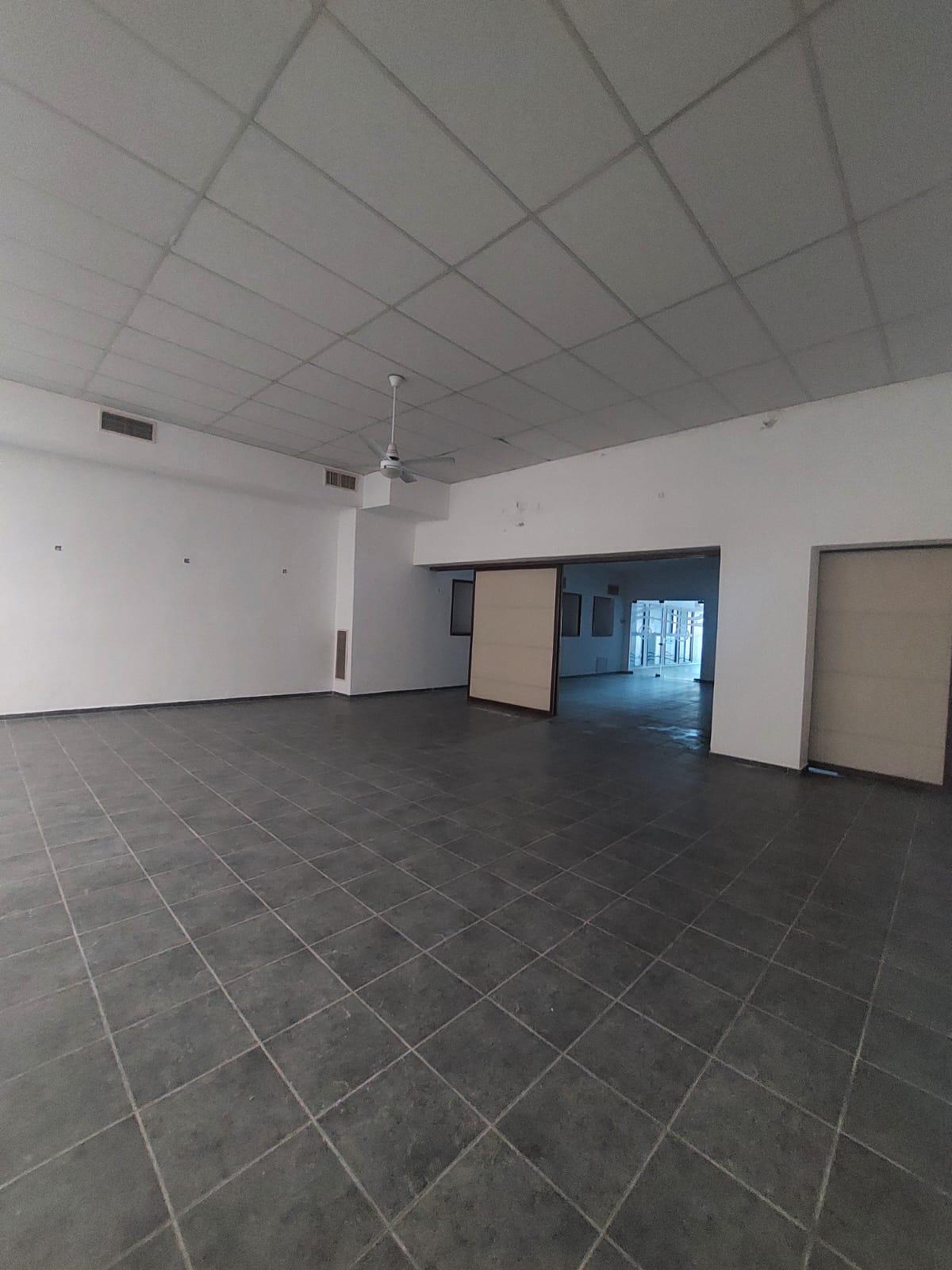 EXCELENTE LOCAL COMERCIAL EN ALQUILER CERRO DE LAS ROSAS