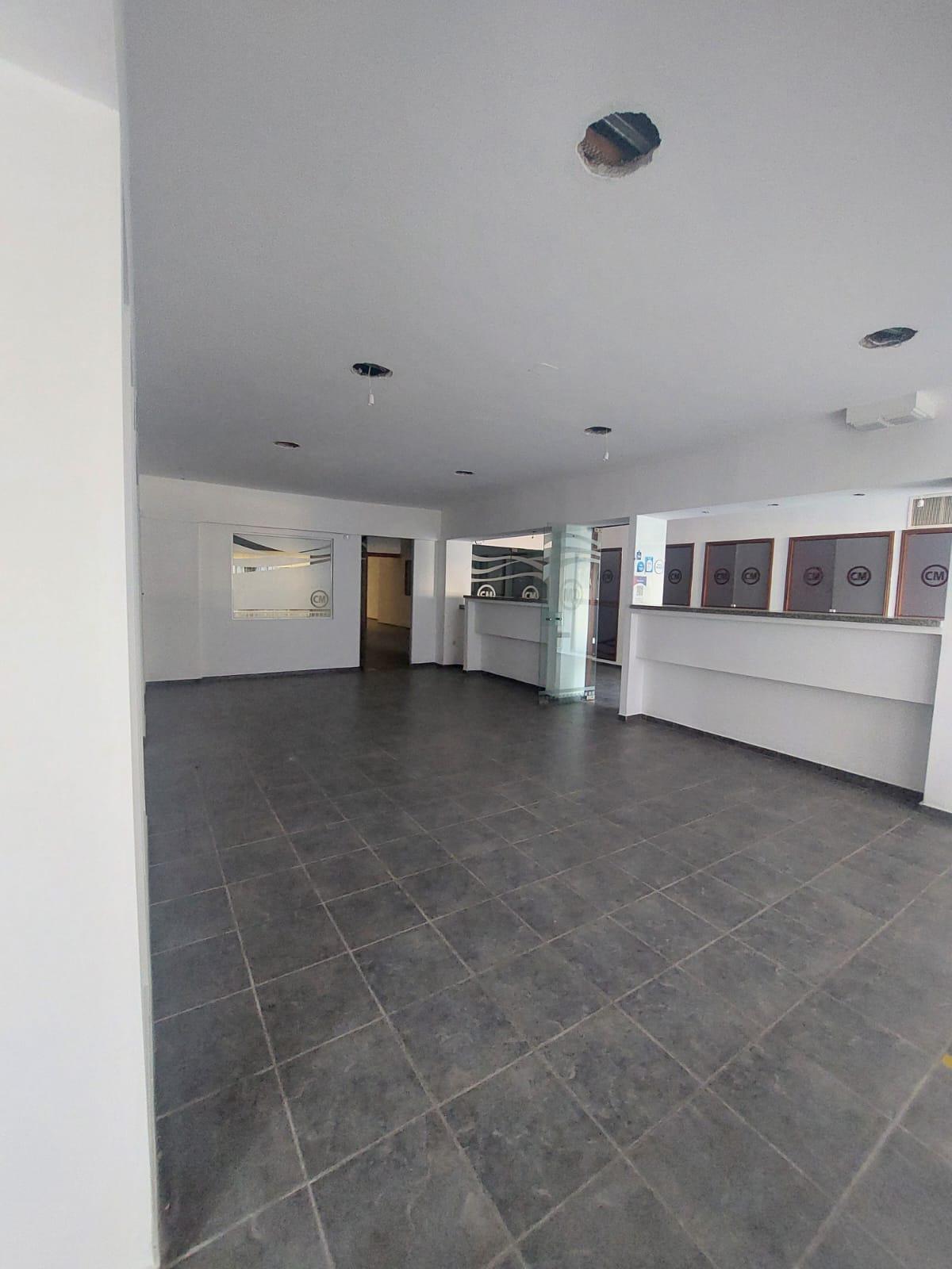 EXCELENTE LOCAL COMERCIAL EN ALQUILER CERRO DE LAS ROSAS