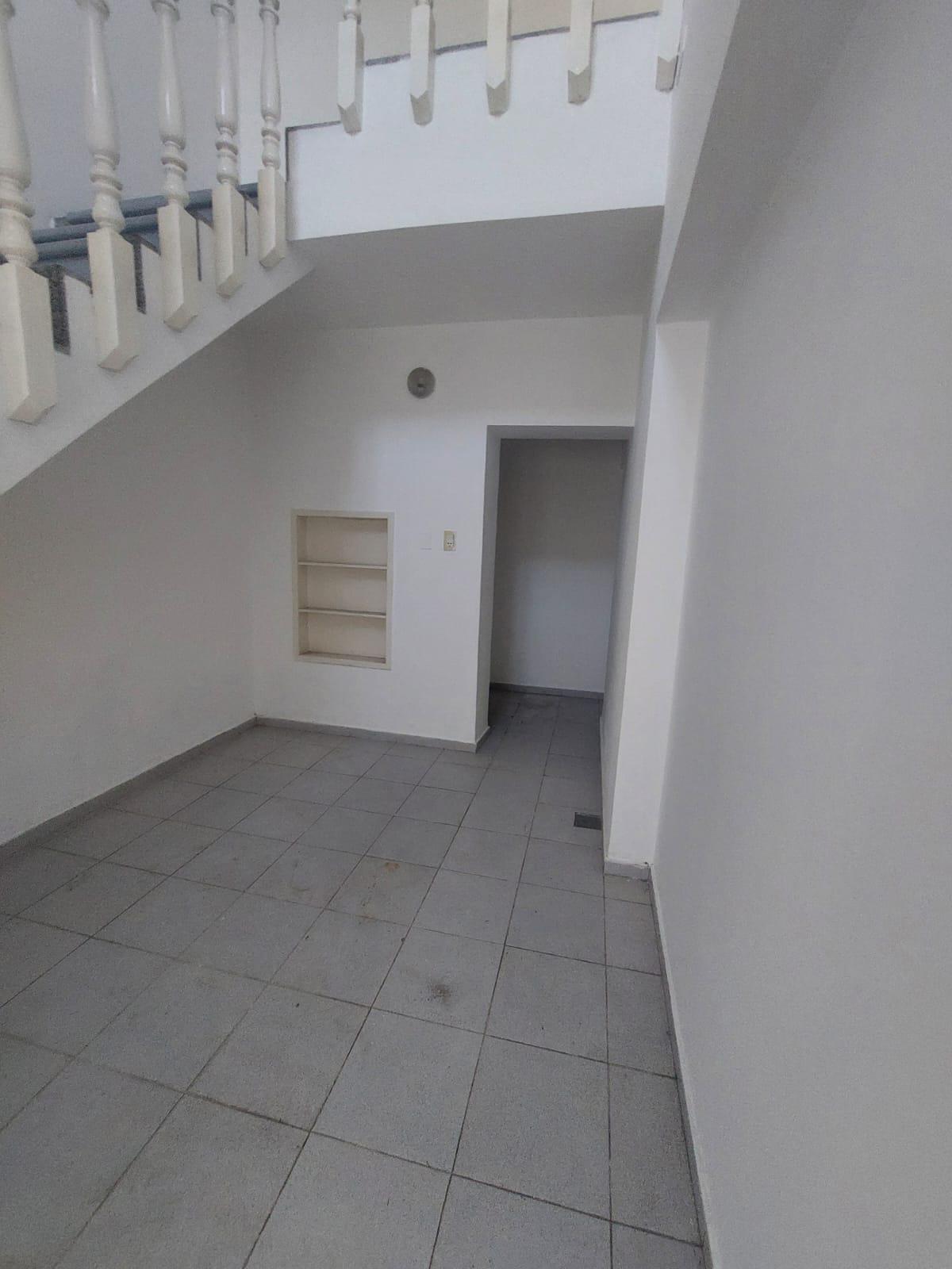 EXCELENTE LOCAL COMERCIAL EN ALQUILER CERRO DE LAS ROSAS