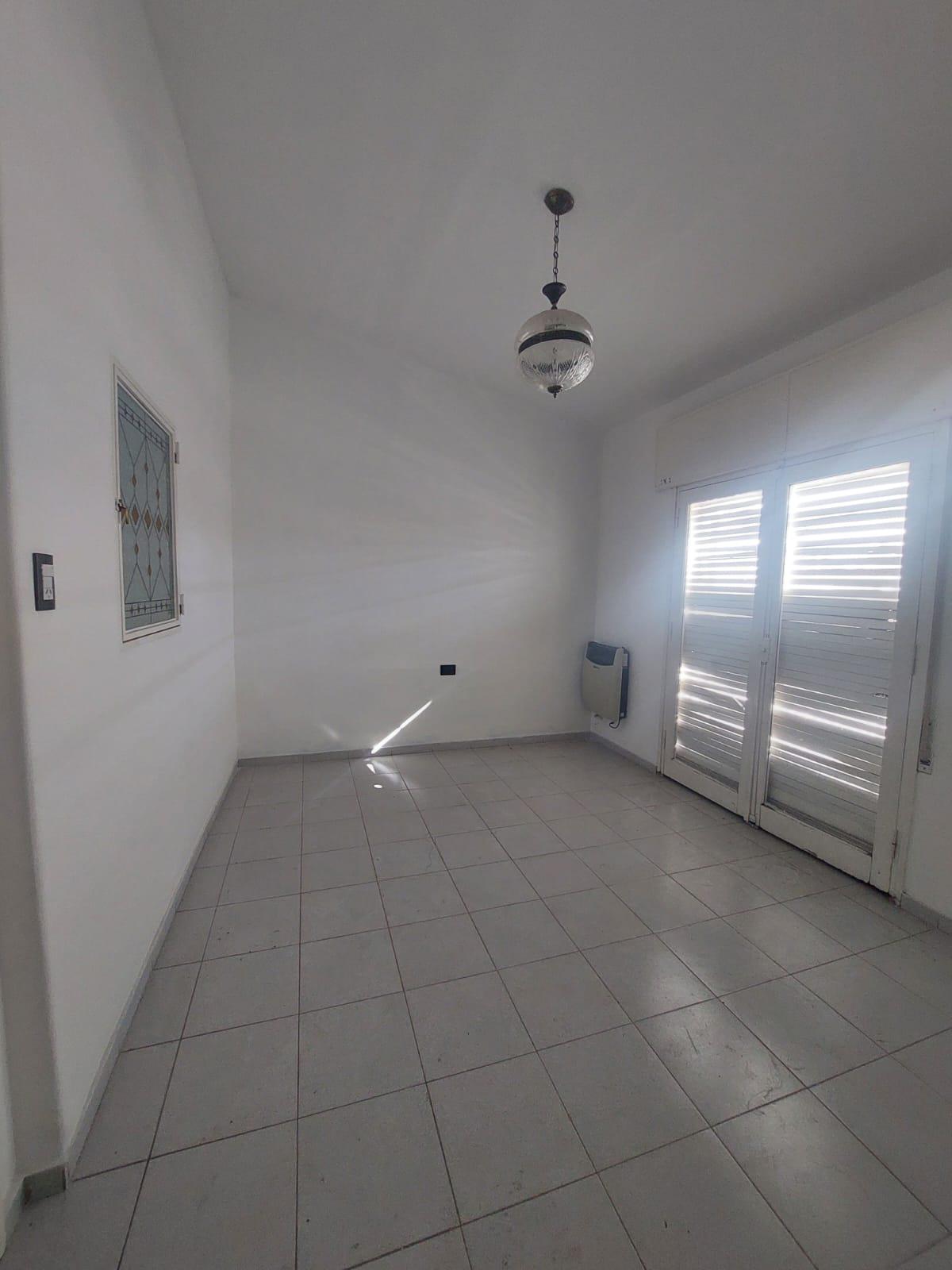 EXCELENTE LOCAL COMERCIAL EN ALQUILER CERRO DE LAS ROSAS