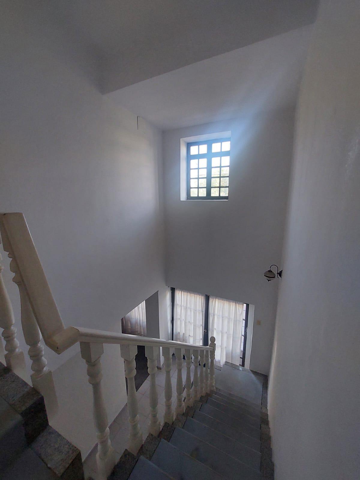 EXCELENTE LOCAL COMERCIAL EN ALQUILER CERRO DE LAS ROSAS