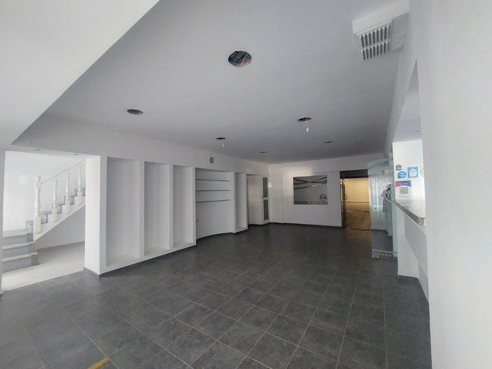 EXCELENTE LOCAL COMERCIAL EN ALQUILER CERRO DE LAS ROSAS