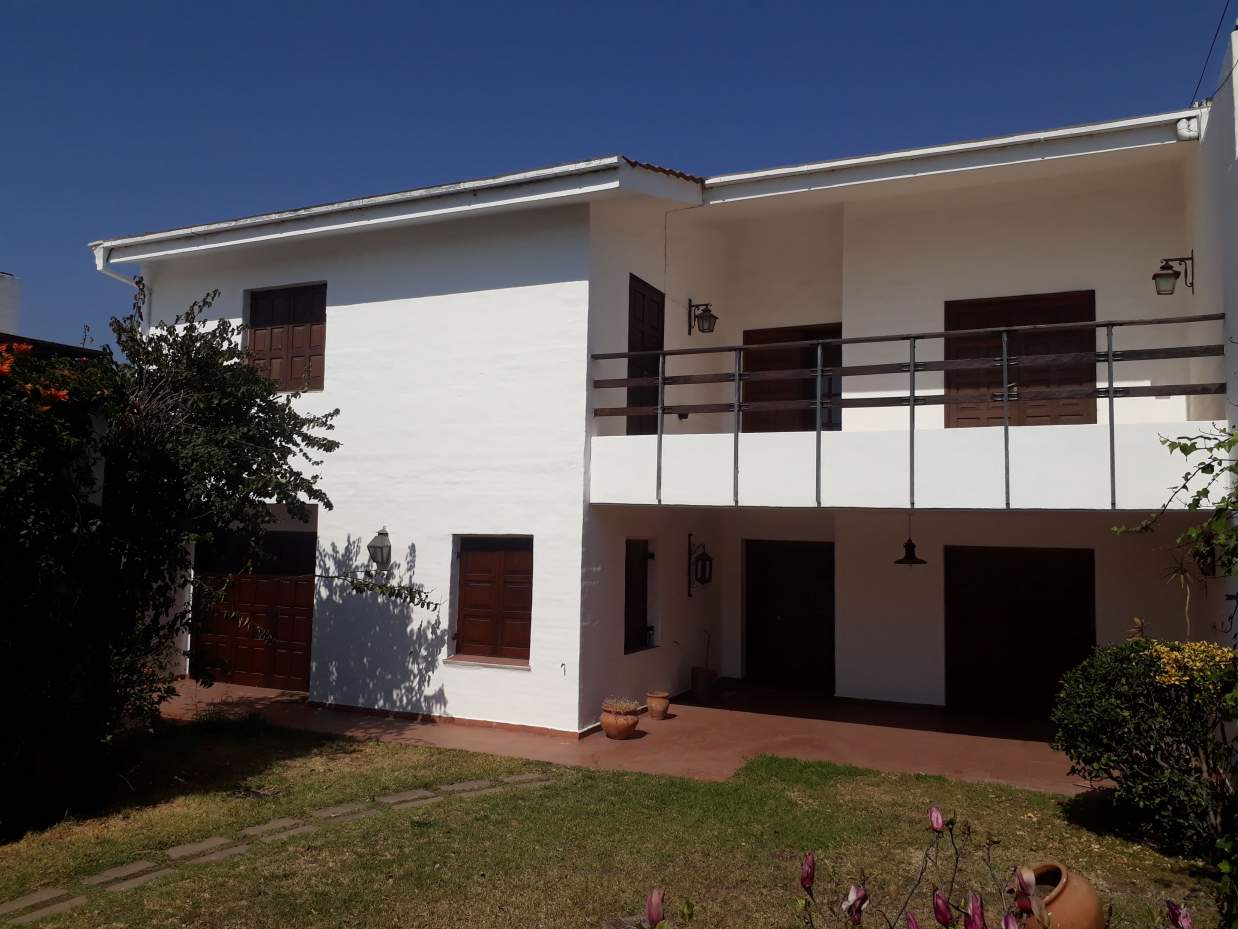 Venta - Casa 3 dormitorios - Urca - Barros Pazos