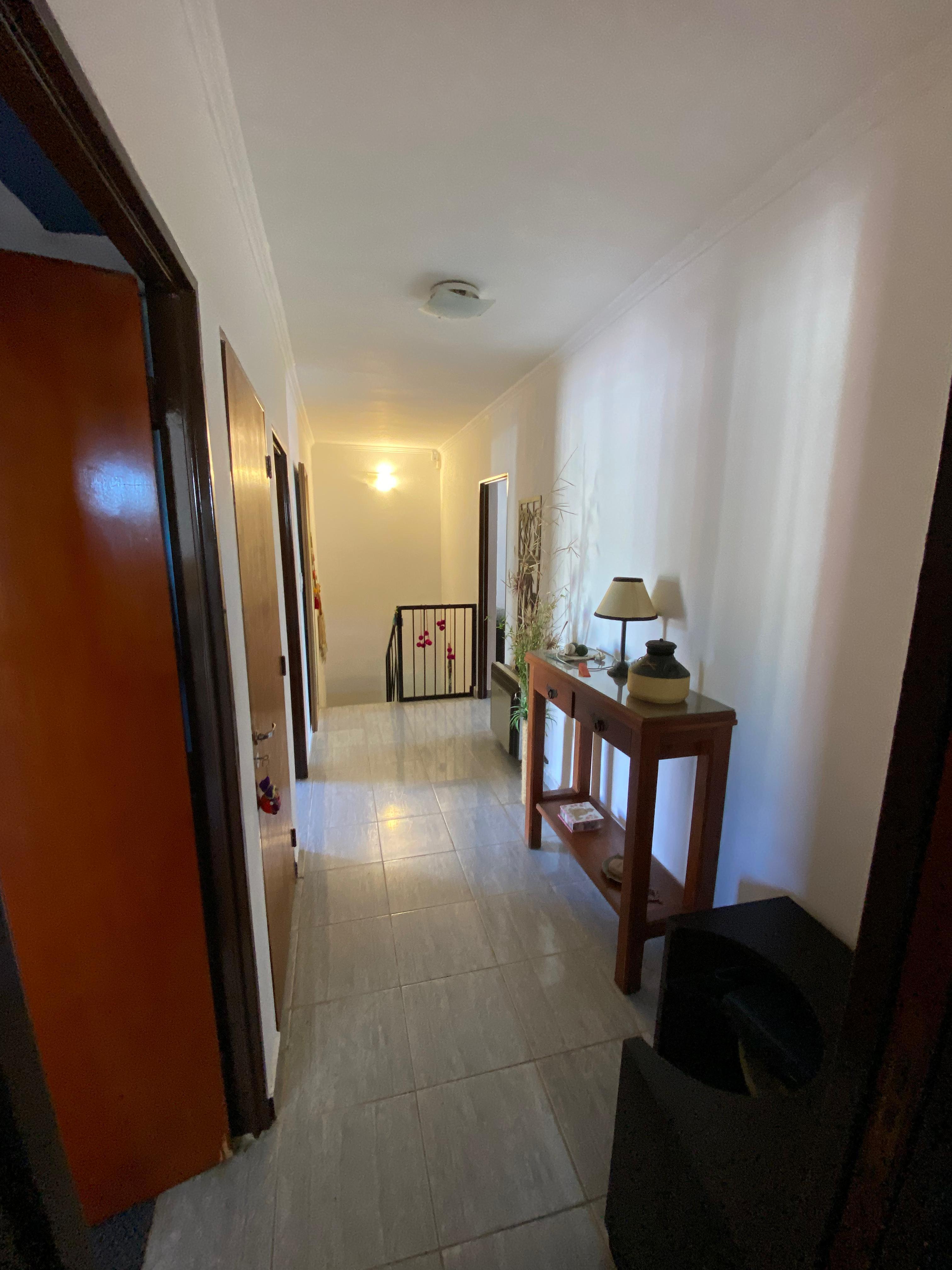 Vendo hermosa casa con 3 dormitorios con opción de compra  de 3 locales comerciales.