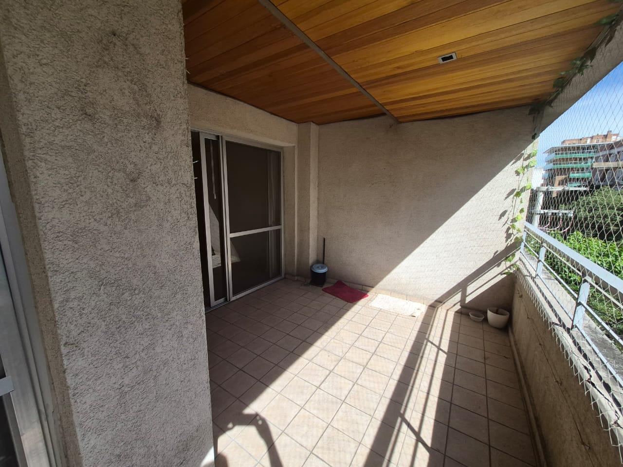 Departamento de 2 dormitorios , balcón amplio mas cochera -