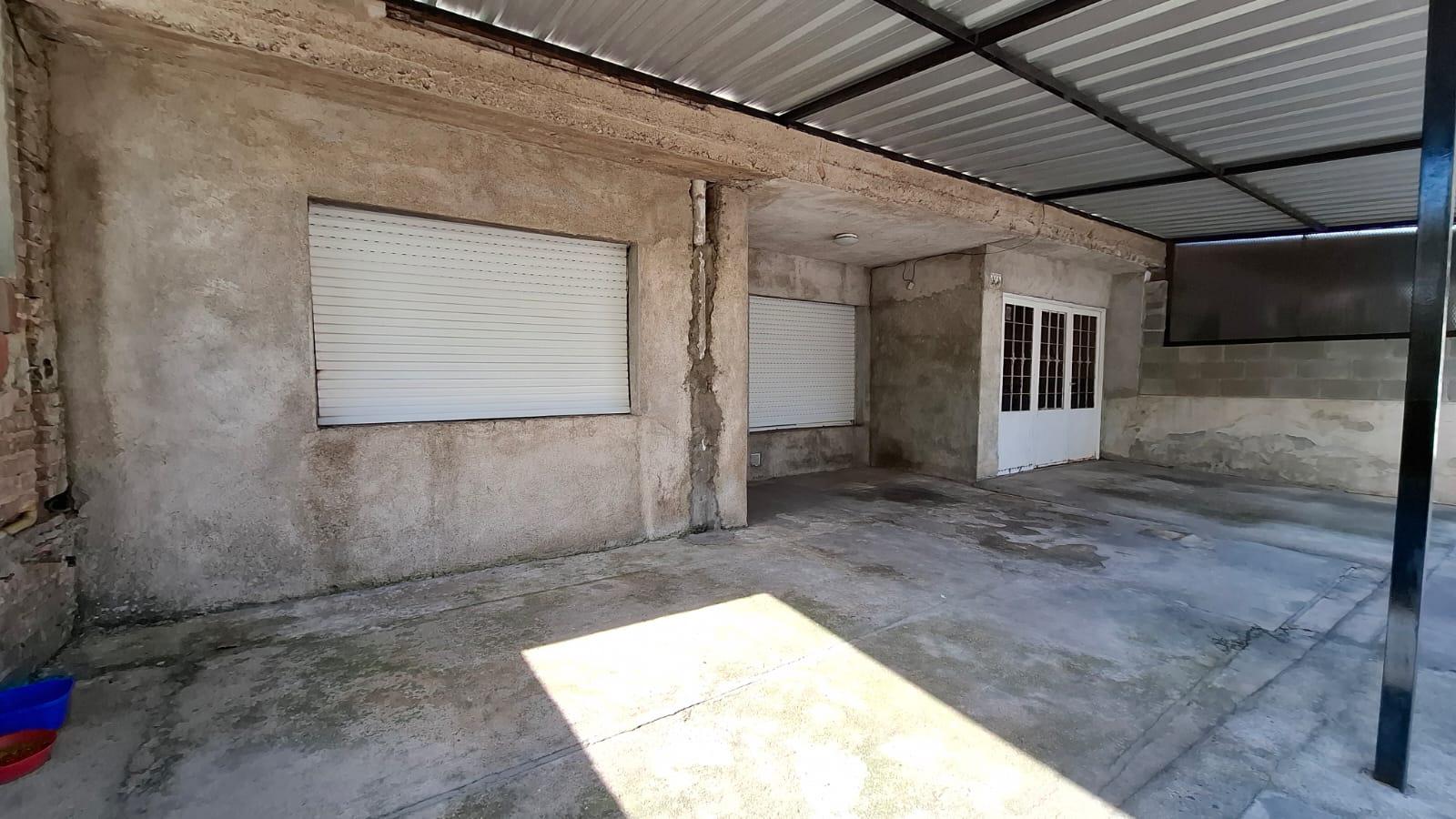 CASA A RESTAURAR 2 DORM  DPTO TRASERO - B JERONIMO L. CABRERA