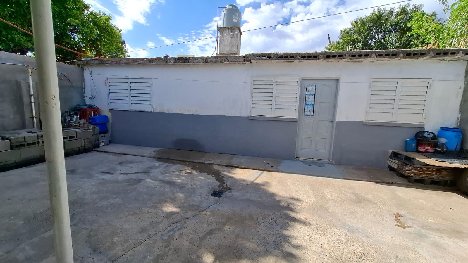 CASA A RESTAURAR 2 DORM  DPTO TRASERO - B JERONIMO L. CABRERA