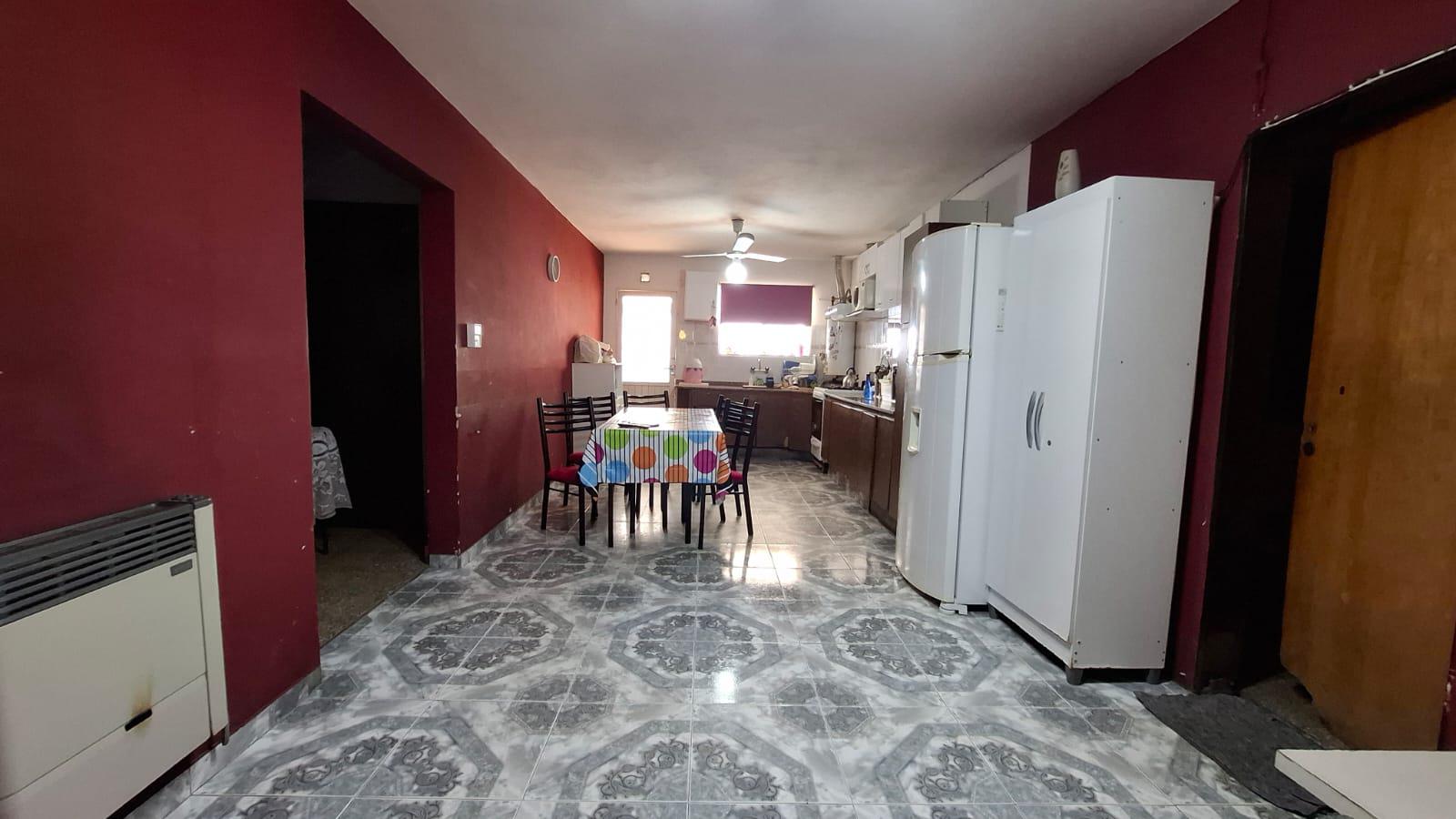 CASA A RESTAURAR 2 DORM  DPTO TRASERO - B JERONIMO L. CABRERA