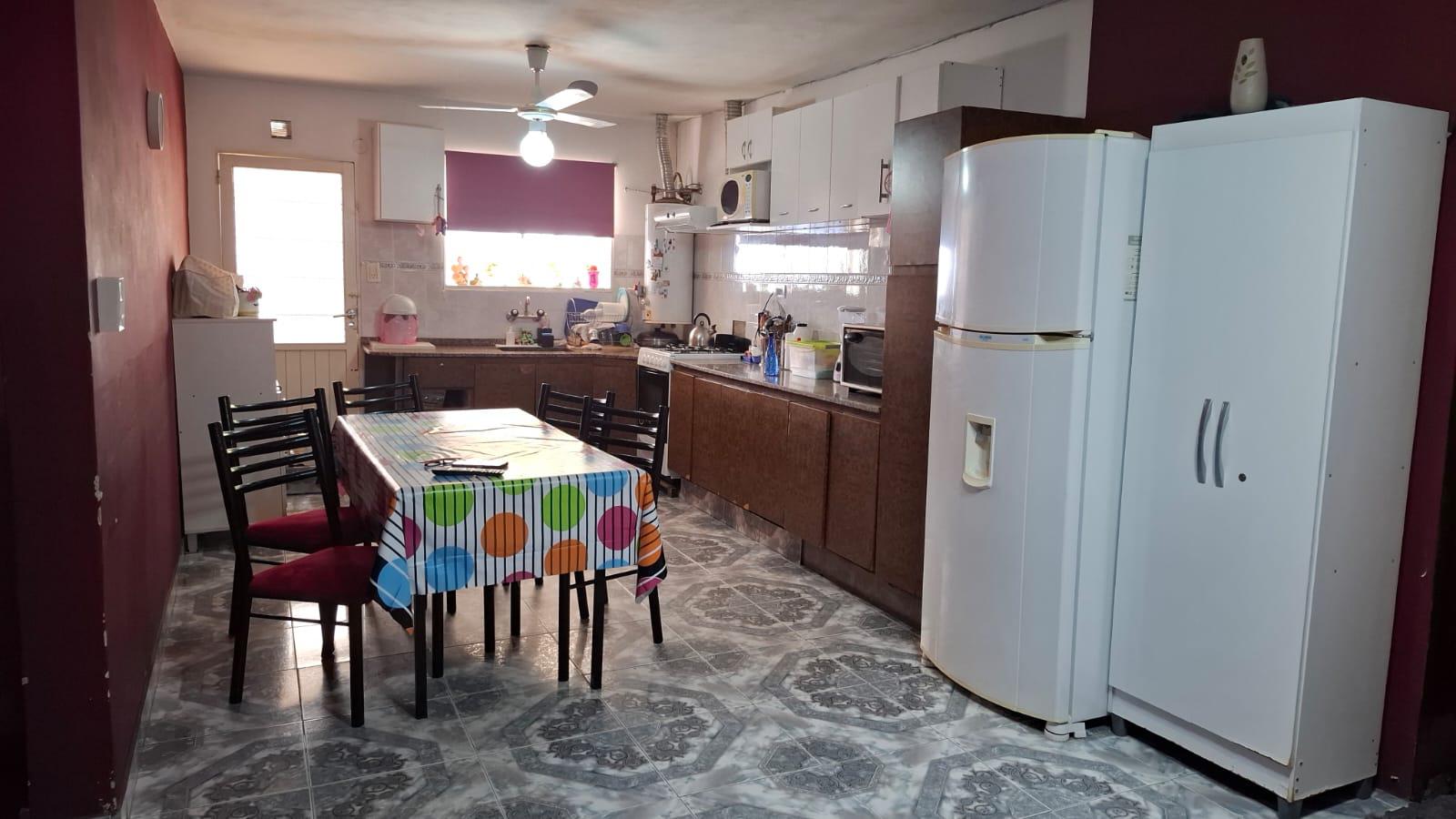 CASA A RESTAURAR 2 DORM  DPTO TRASERO - B JERONIMO L. CABRERA