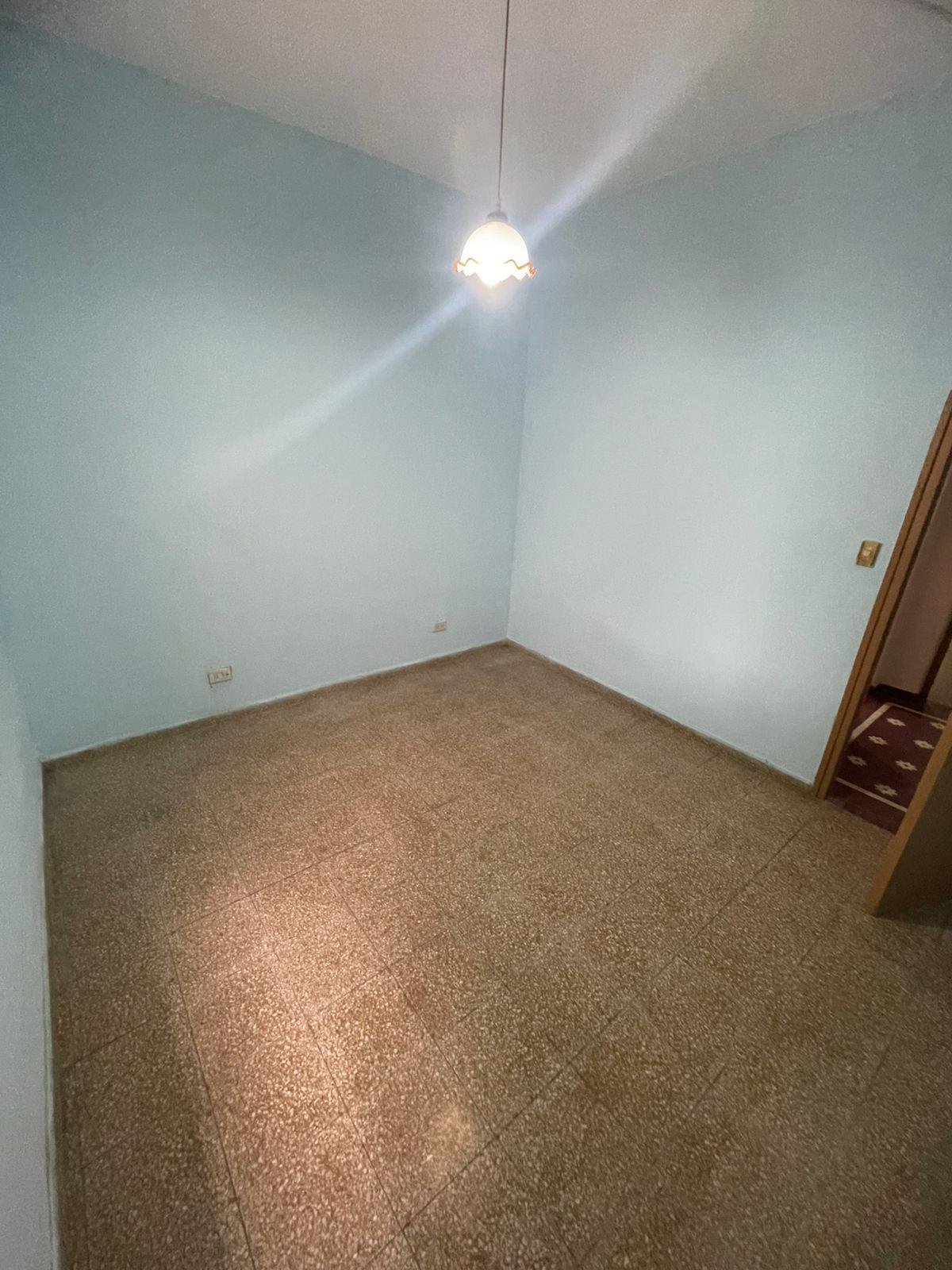 ALQUILER CASA- 2 dormitorios y patio- B Ameghino Sud