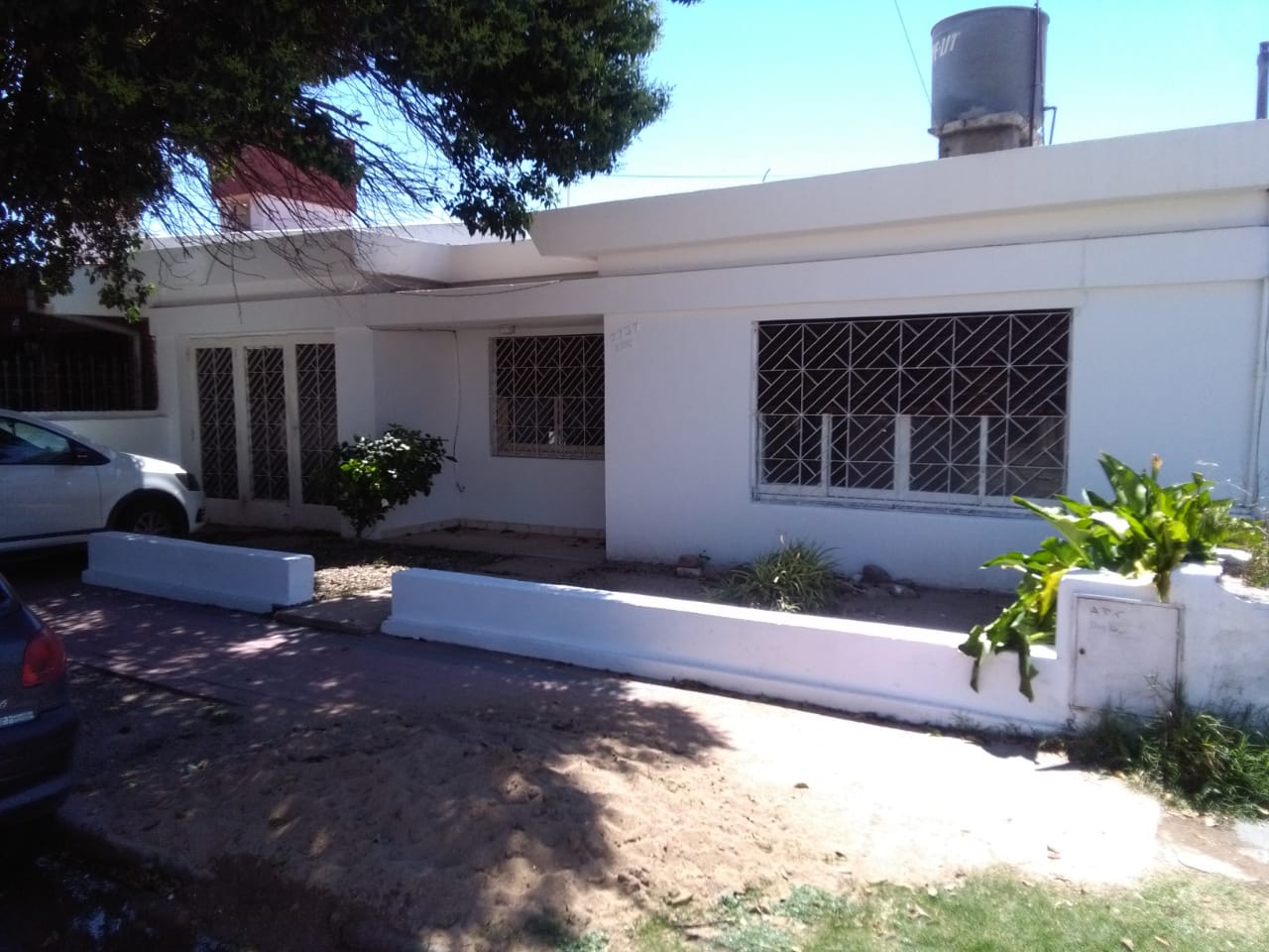 CASA EN VENTA 2 DORMITORIOS ZONA SUR