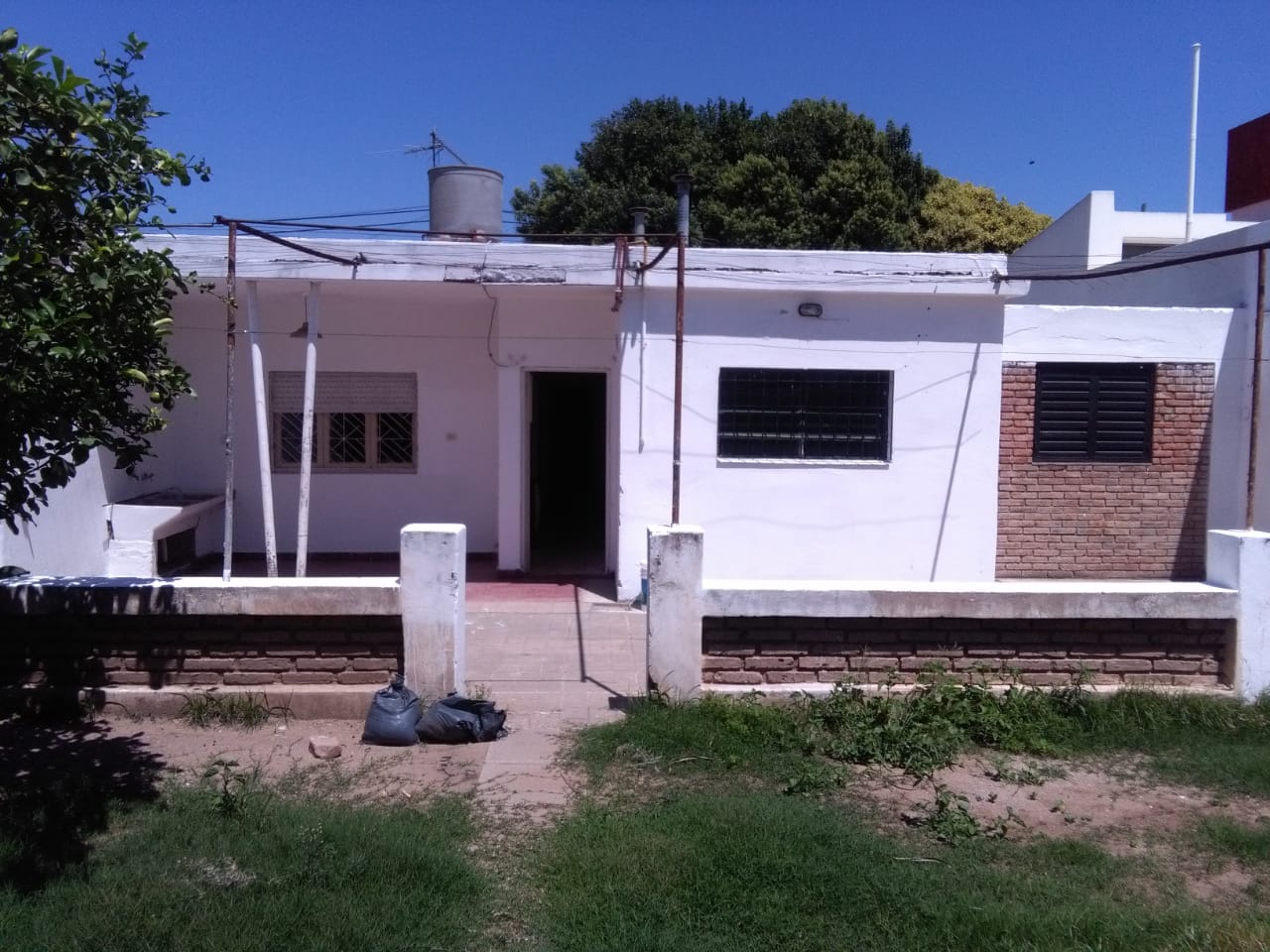 CASA EN VENTA 2 DORMITORIOS ZONA SUR