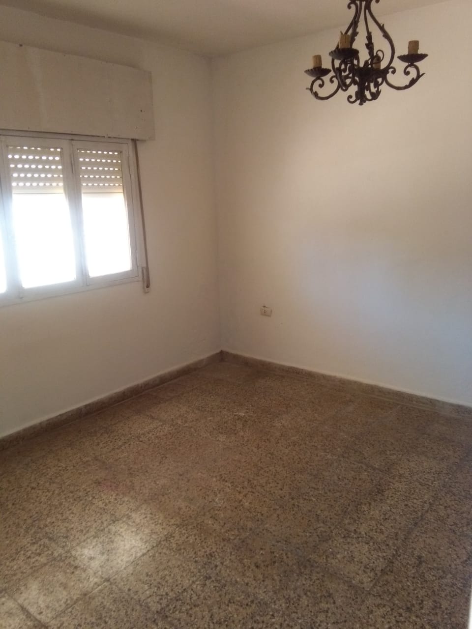 CASA EN VENTA 2 DORMITORIOS ZONA SUR