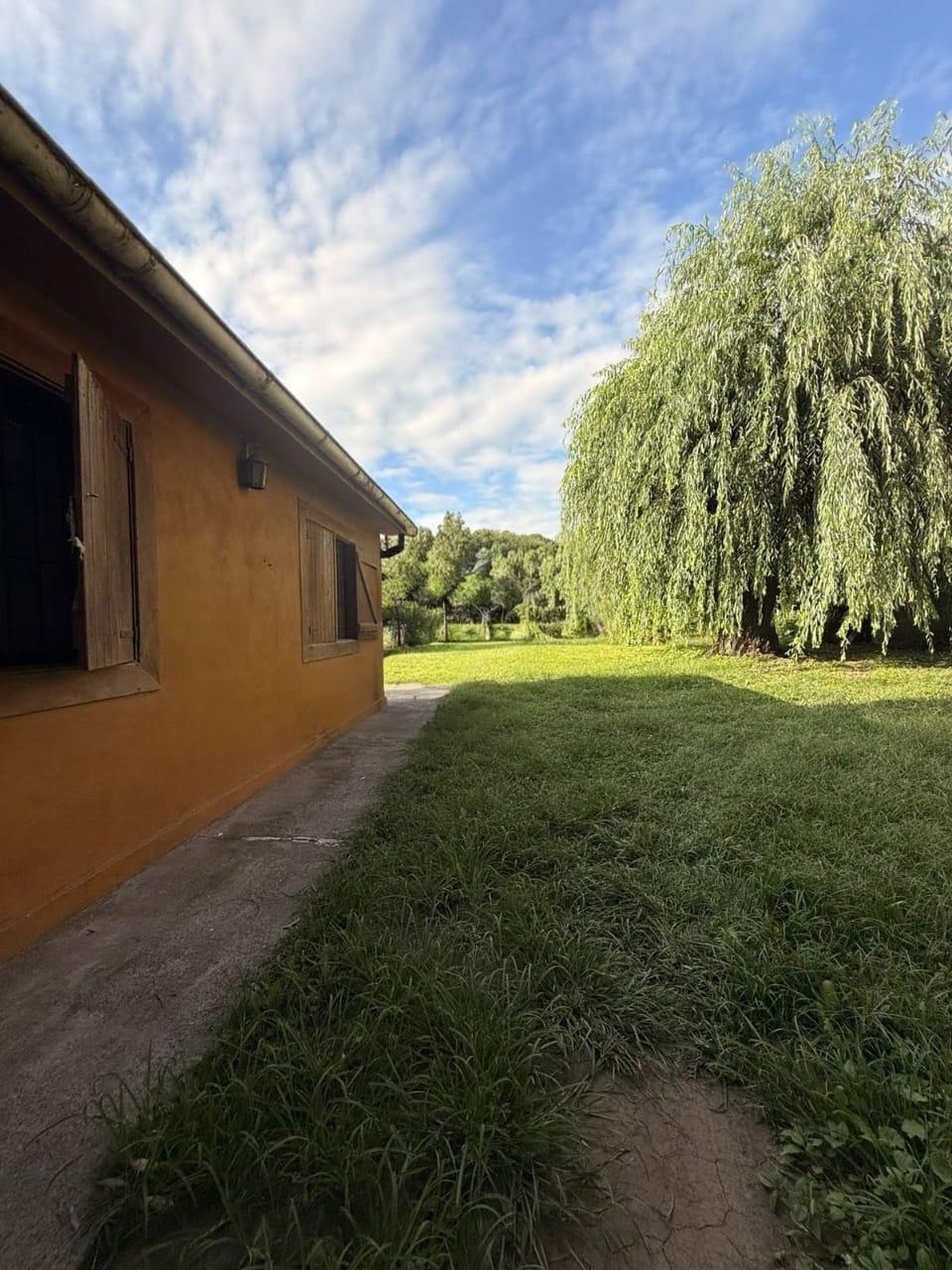 CASA EN VENTA DOS DORMITORIOS 600 M2, EN RIO CEBALLOS