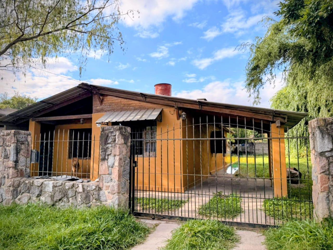 CASA EN VENTA DOS DORMITORIOS 600 M2, EN RIO CEBALLOS