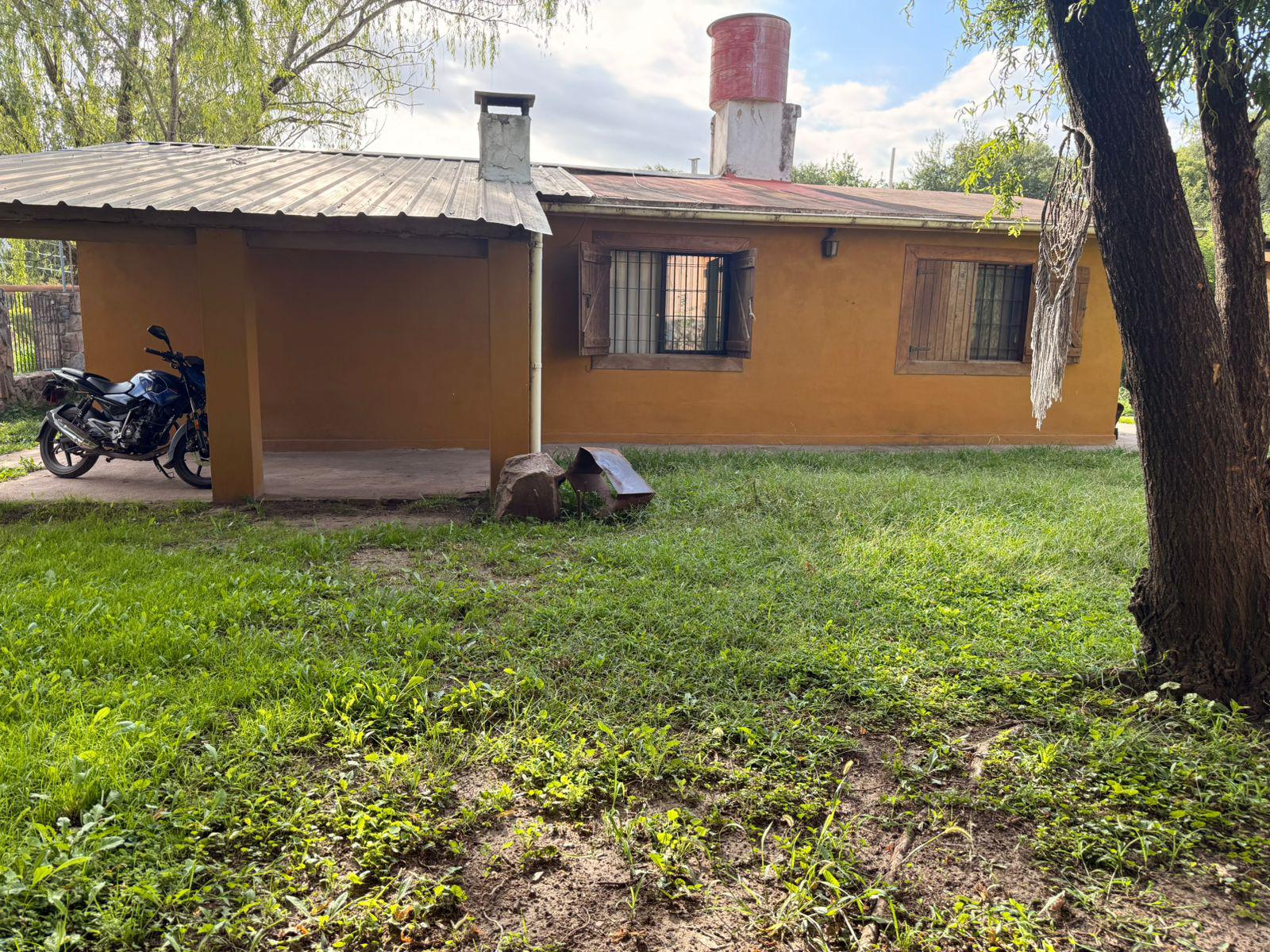 CASA EN VENTA DOS DORMITORIOS 600 M2, EN RIO CEBALLOS