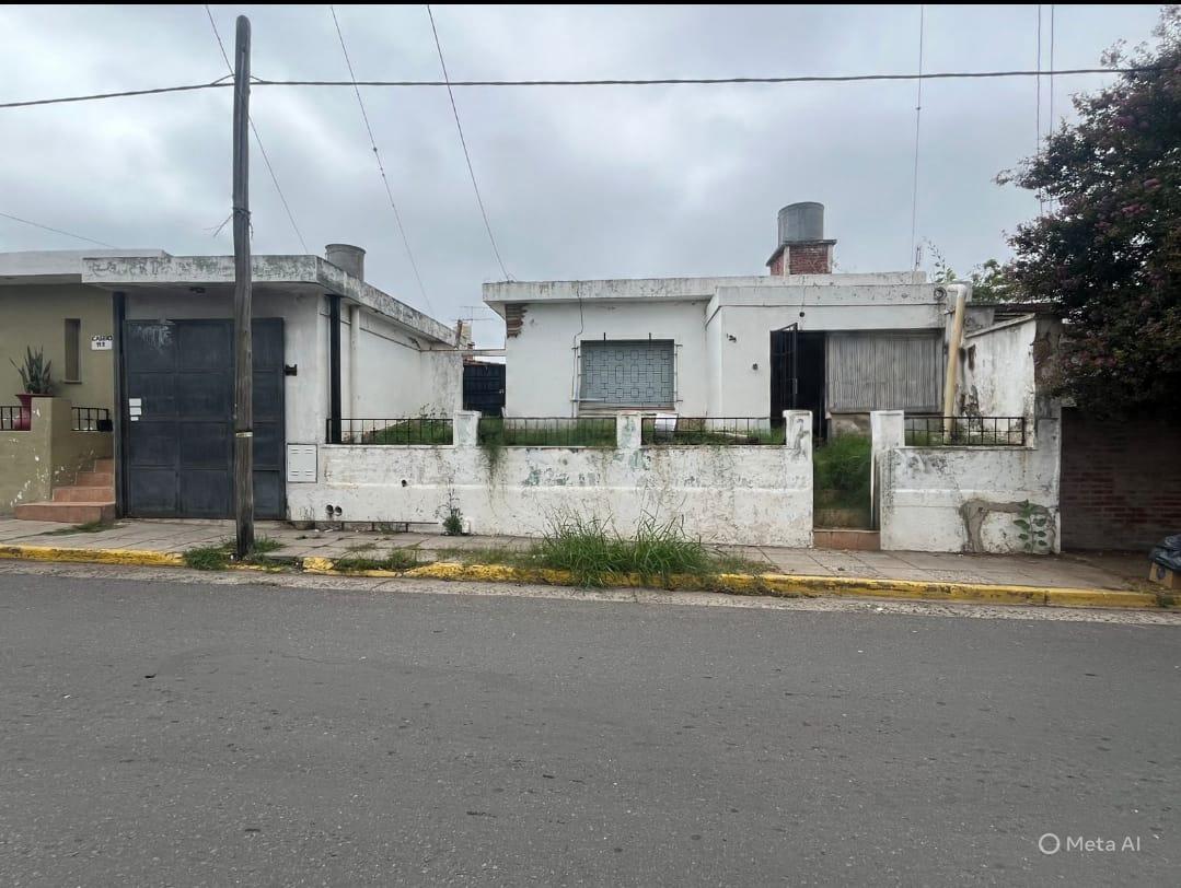CASA EN VENTA VILLA ALLENDE P REFACCIONAR MAS DPTO CON RENTA