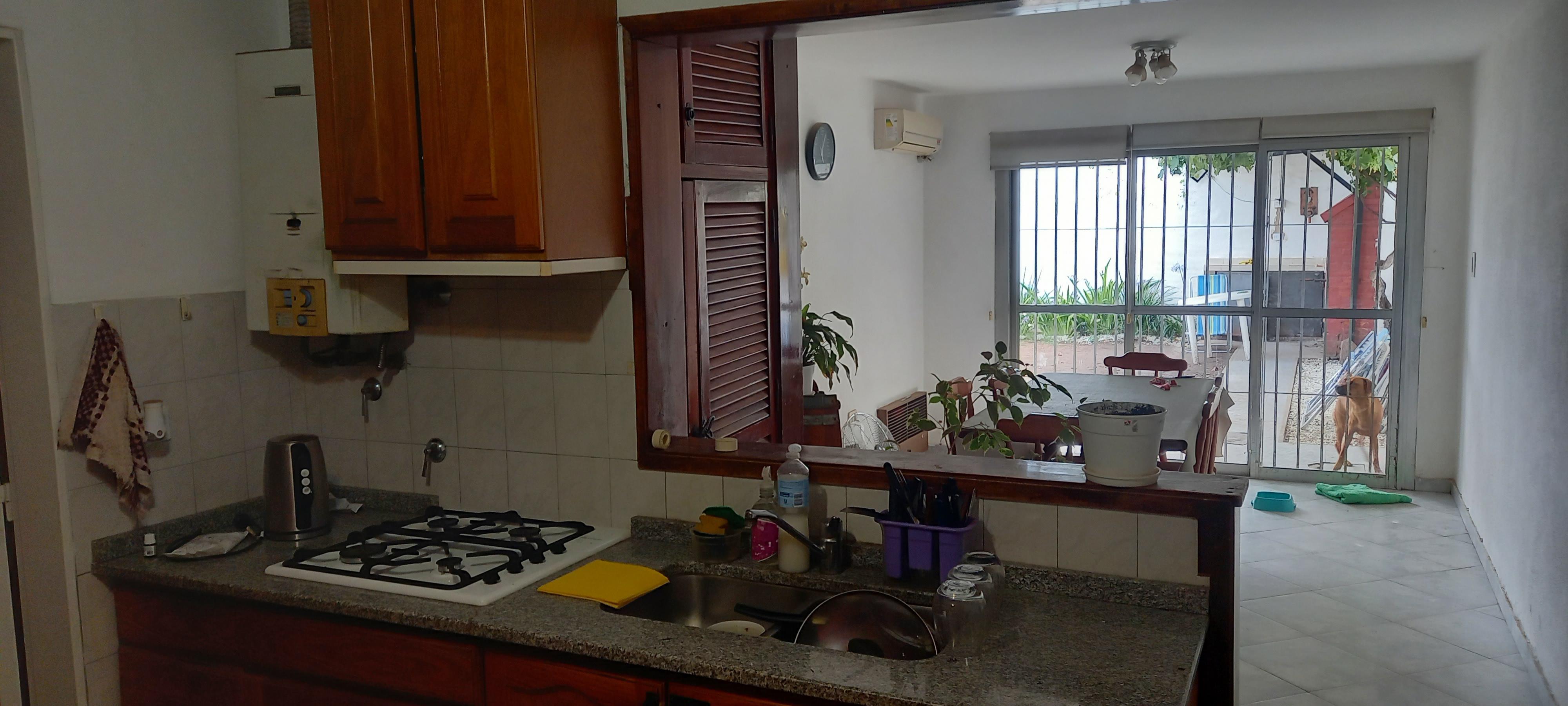 CASA EN VENTA BARRIO POETA LUGONES