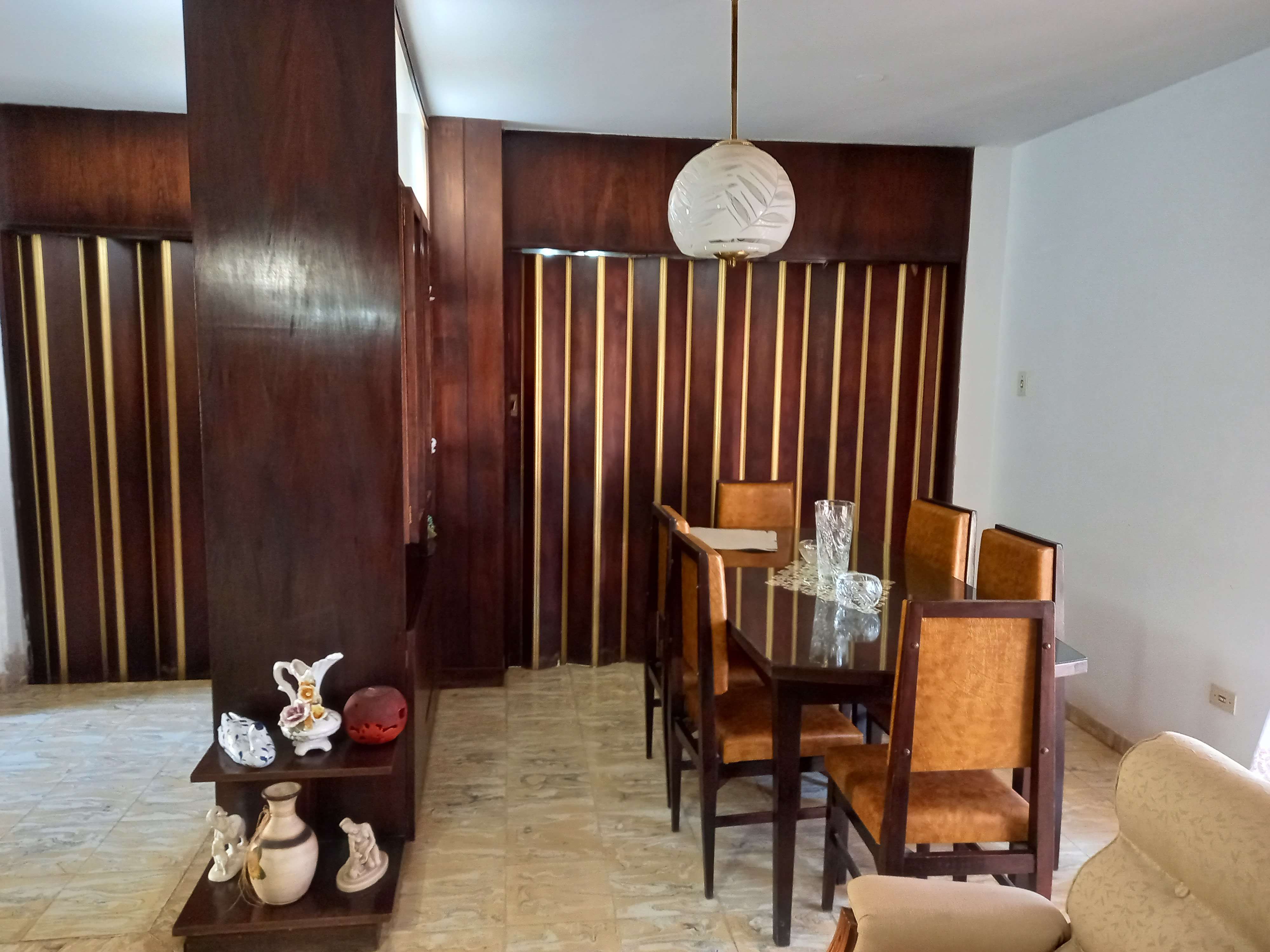 CASA EN VENTA SOBRE CAMINO A 60 CUADRAS