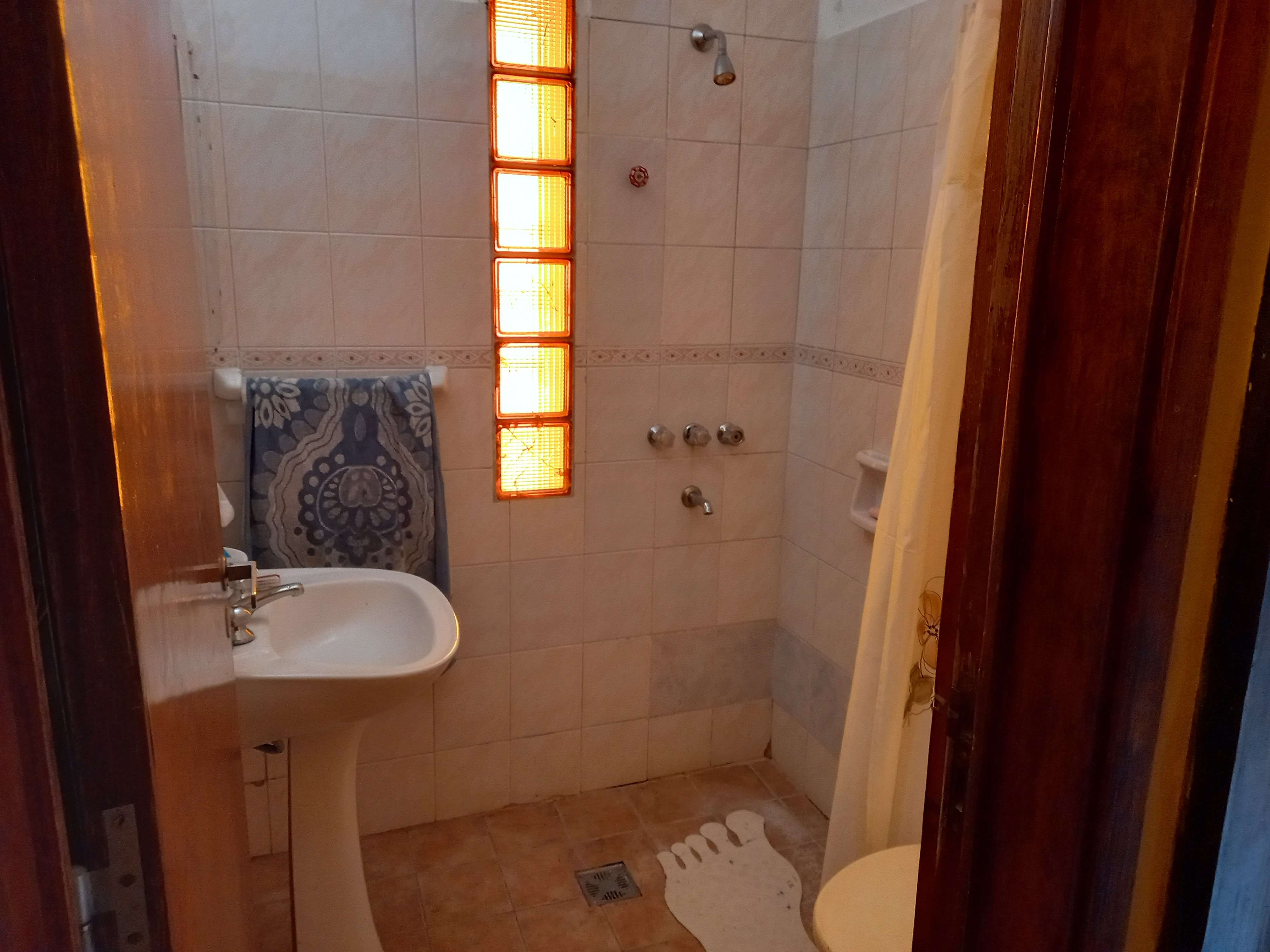 CASA EN VENTA SOBRE CAMINO A 60 CUADRAS