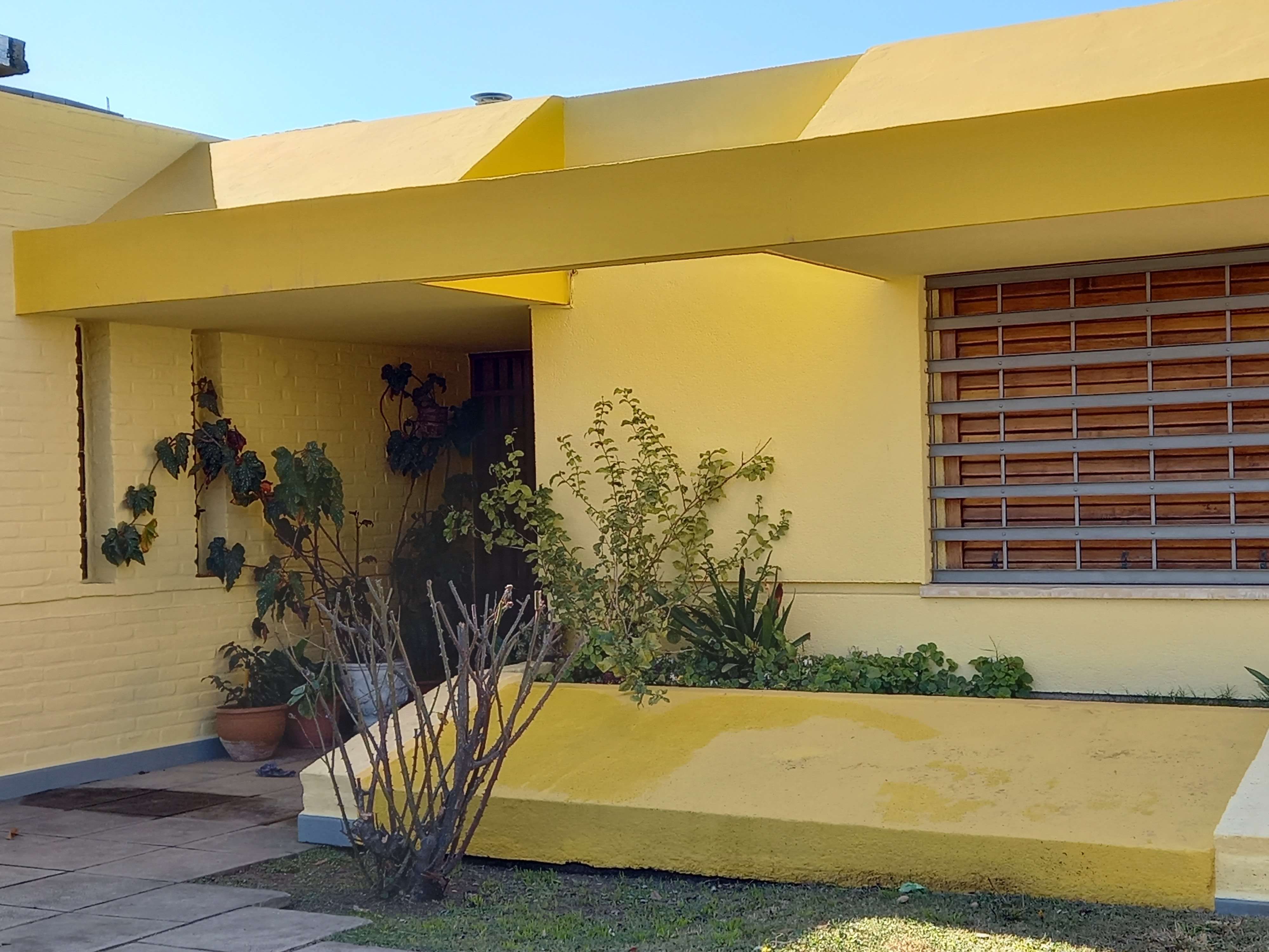 CASA EN VENTA SOBRE CAMINO A 60 CUADRAS