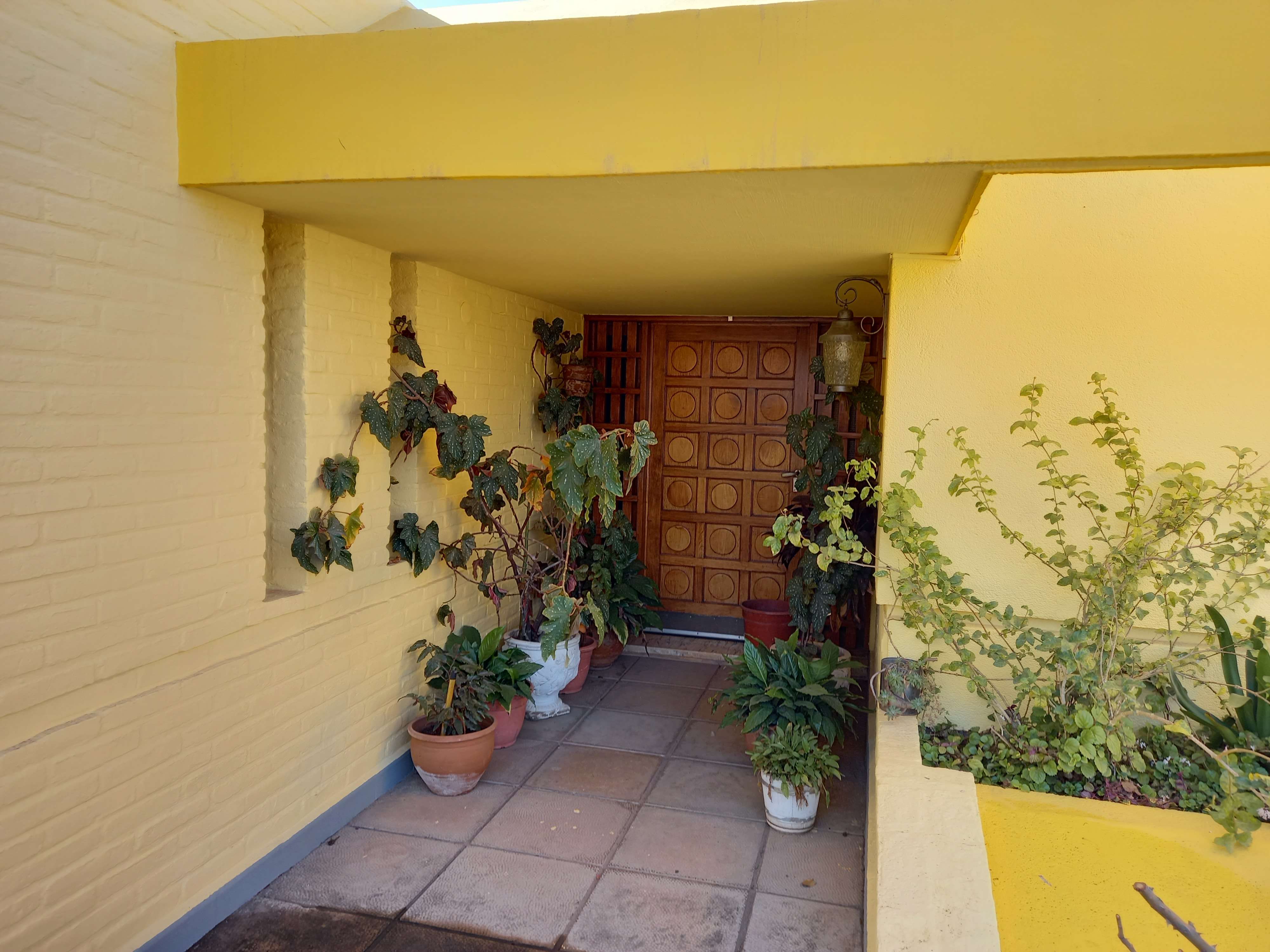 CASA EN VENTA SOBRE CAMINO A 60 CUADRAS