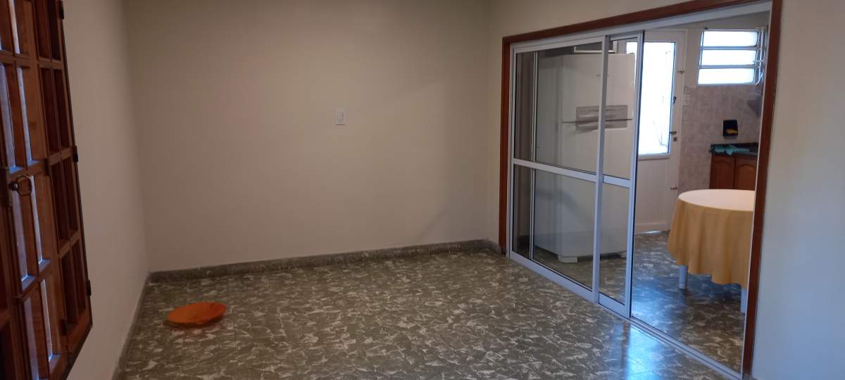 CASA EN ALQUILER BARRIO MARQUES DE SOBREMONTE - USO COMERCIAL DE OFICINAS
