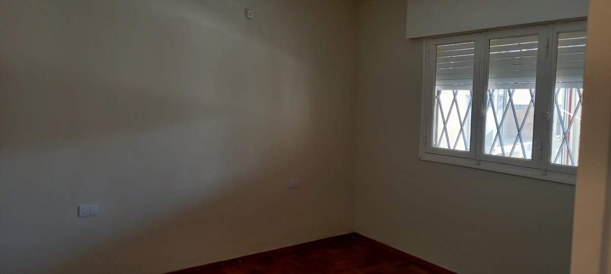 CASA EN ALQUILER BARRIO MARQUES DE SOBREMONTE - USO COMERCIAL DE OFICINAS