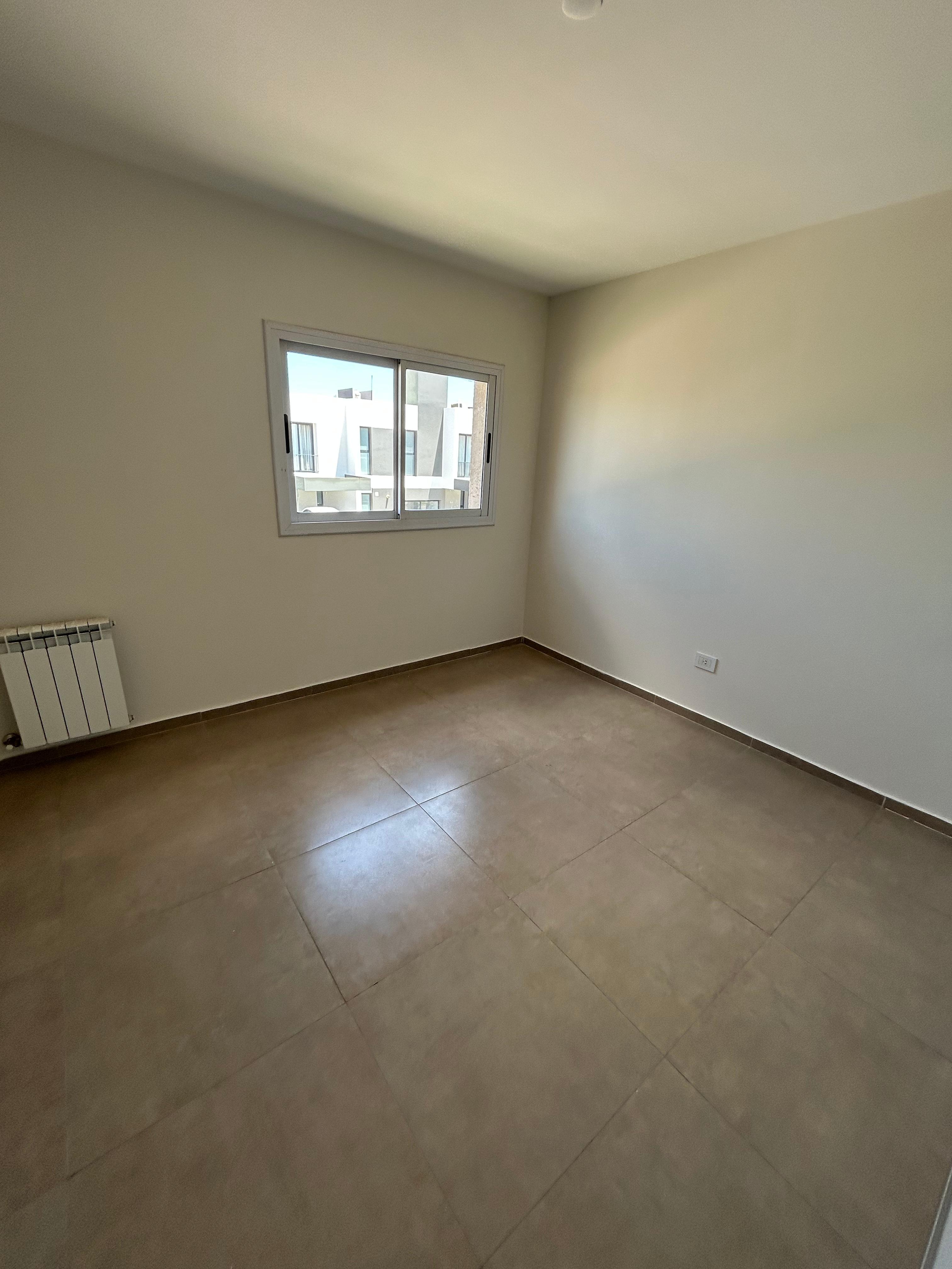 Dúplex 3 Dorm  3 Baños  Cochera  Patio c Asador  Pileta y Seguridad 24hs en Altos de Manantiales