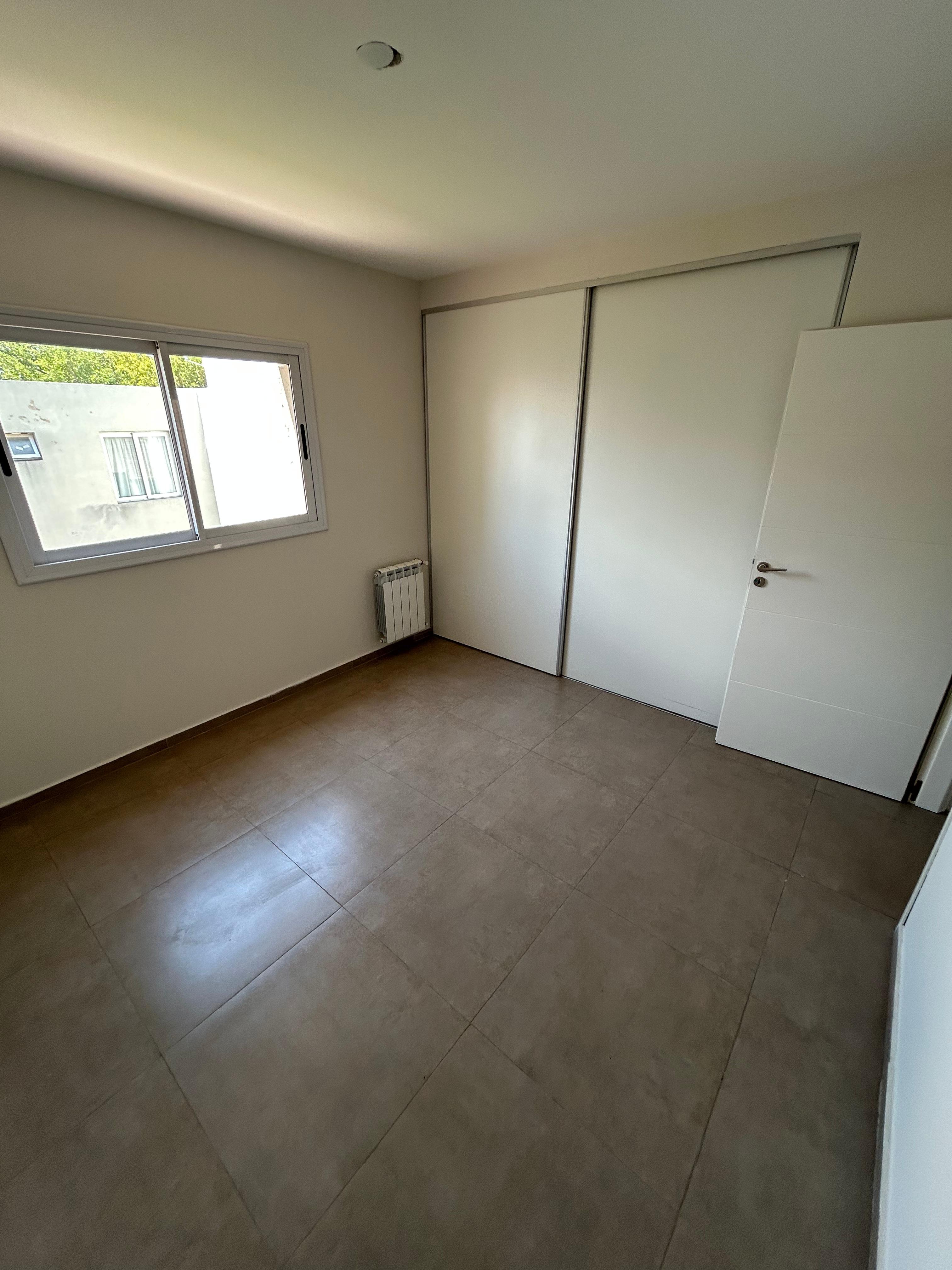 Dúplex 3 Dorm  3 Baños  Cochera  Patio c Asador  Pileta y Seguridad 24hs en Altos de Manantiales