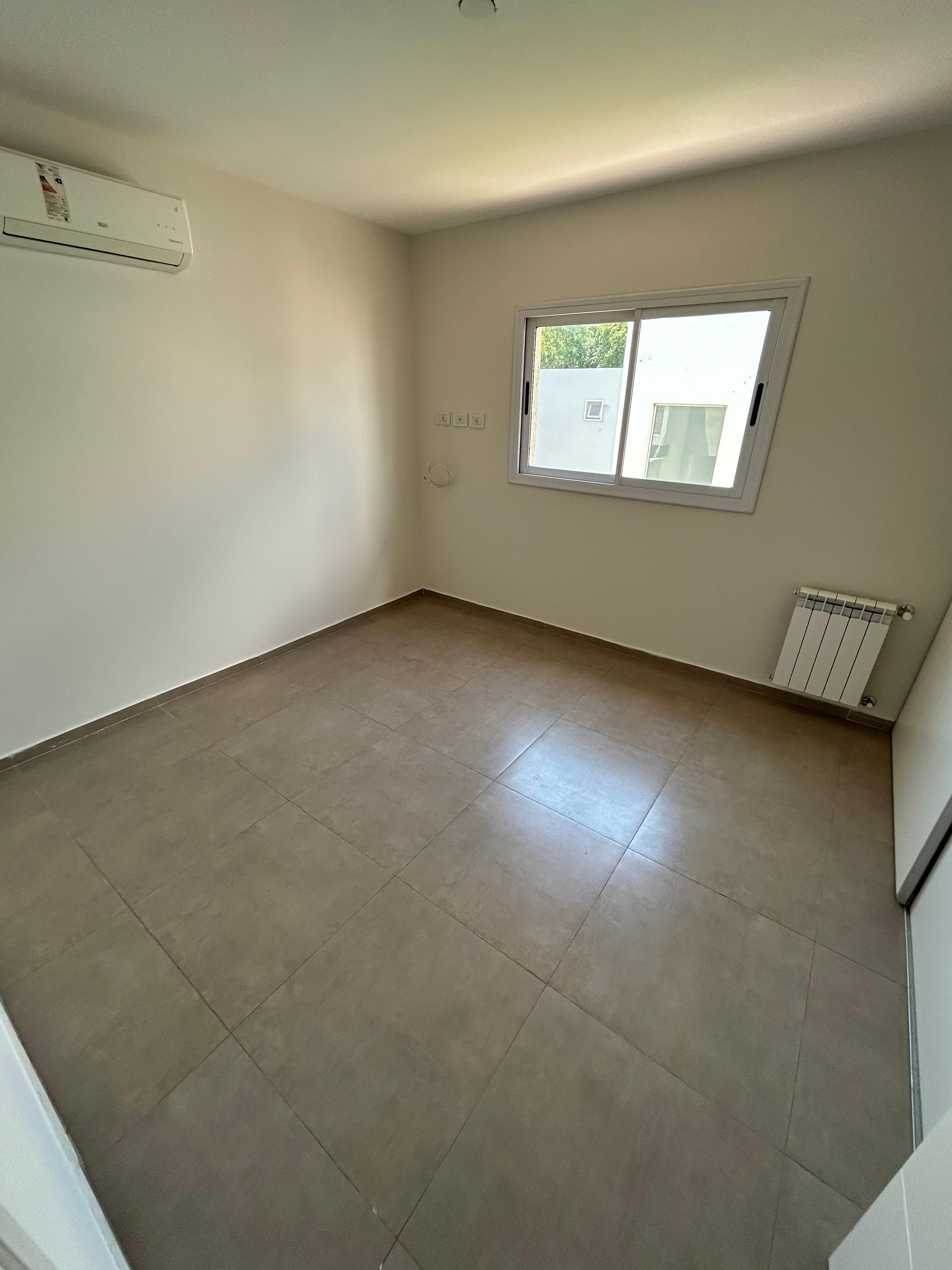 Dúplex 3 Dorm  3 Baños  Cochera  Patio c Asador  Pileta y Seguridad 24hs en Altos de Manantiales
