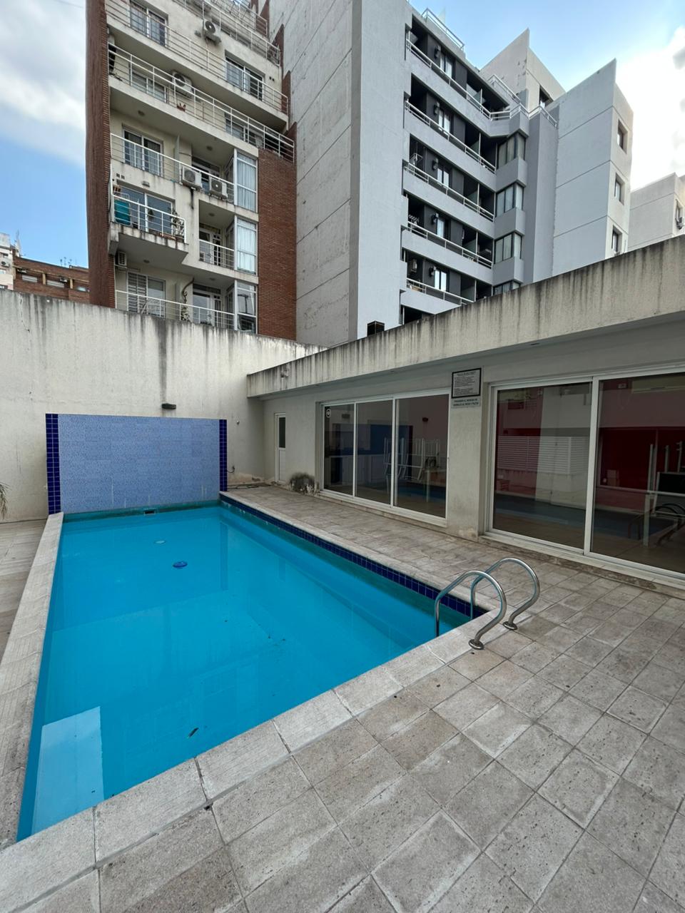 OPORTUNIDAD UNICA EN NUEVA CÓRDOBA DEPTO 3 DORM 2 COCHERAS EDIF CON AMENITIES