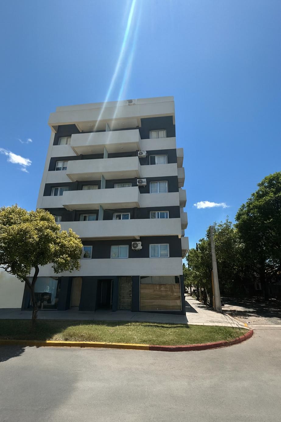 VENDO DEPTO 1 DORM ALBERDI A ESTRENAR EXCELENTE UBIC. DUARTE QUIROS 3206