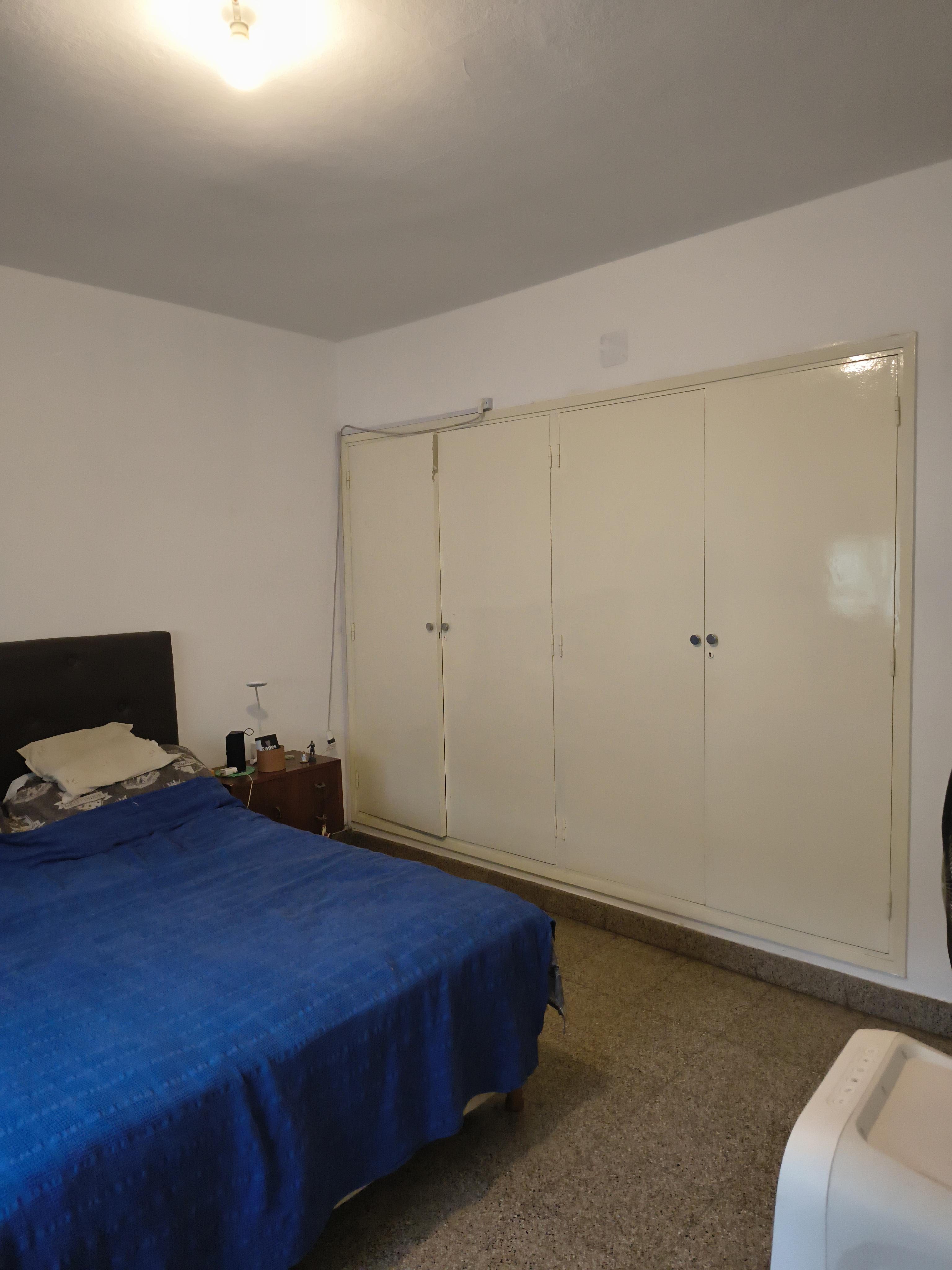 Excelente departamento de dos dormitorios, patio y asador