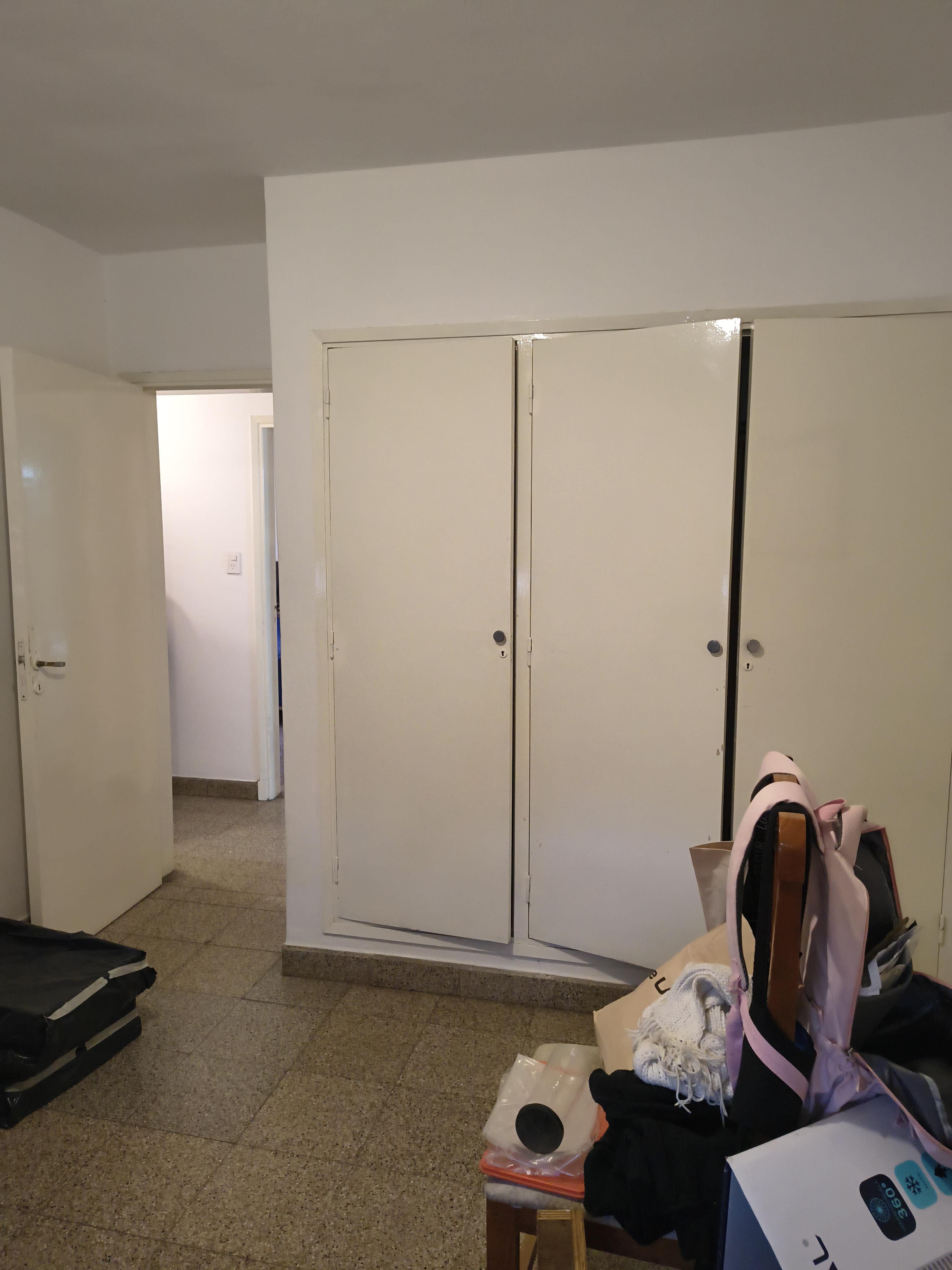 Excelente departamento de dos dormitorios, patio y asador