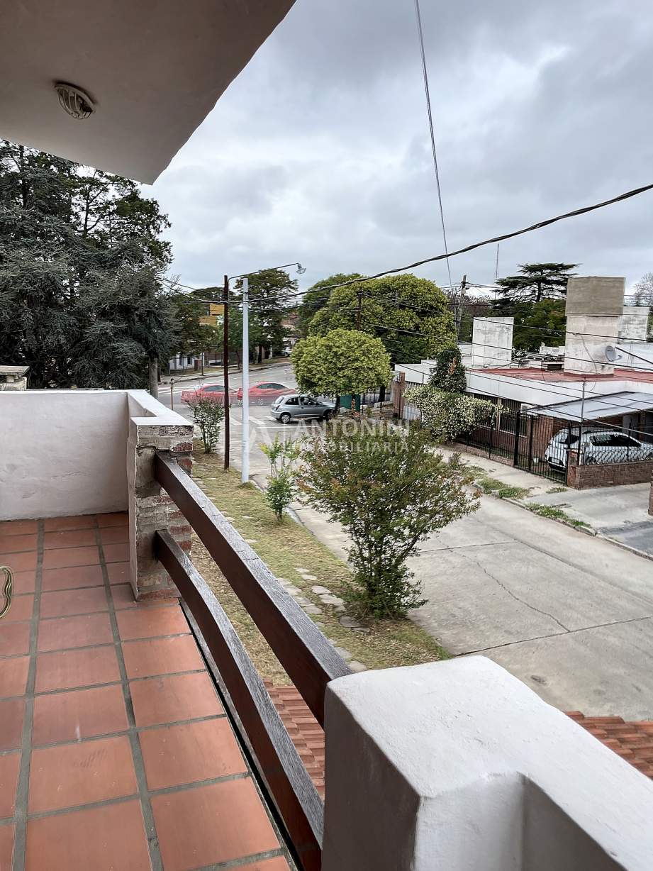 DUPLEX EN VENTA de 3 dormitorios en Cerro Chico