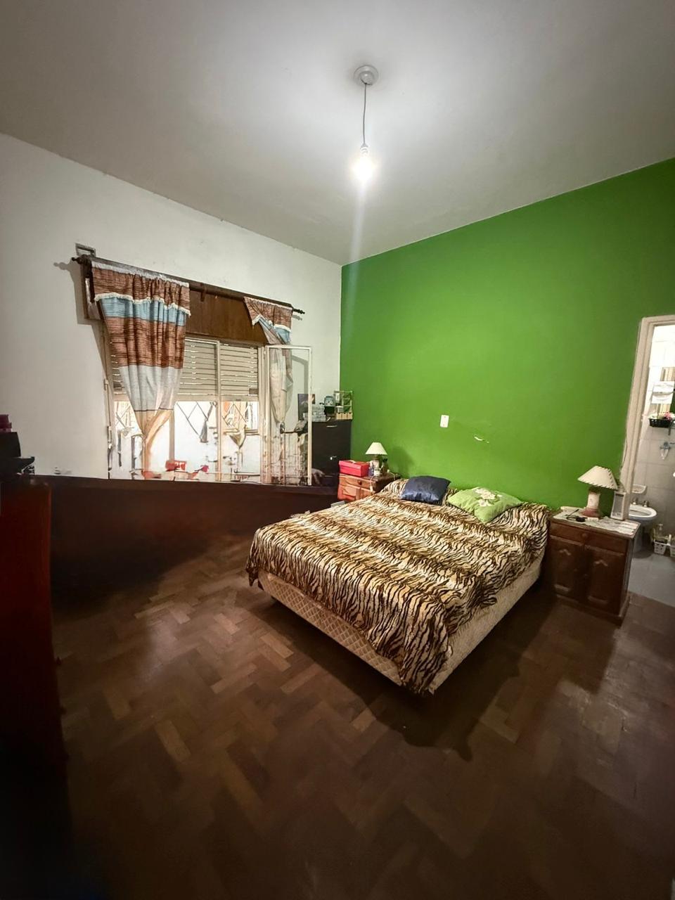 VENTA CASA 4 DORMITORIOS EN BARRIO MAIPU