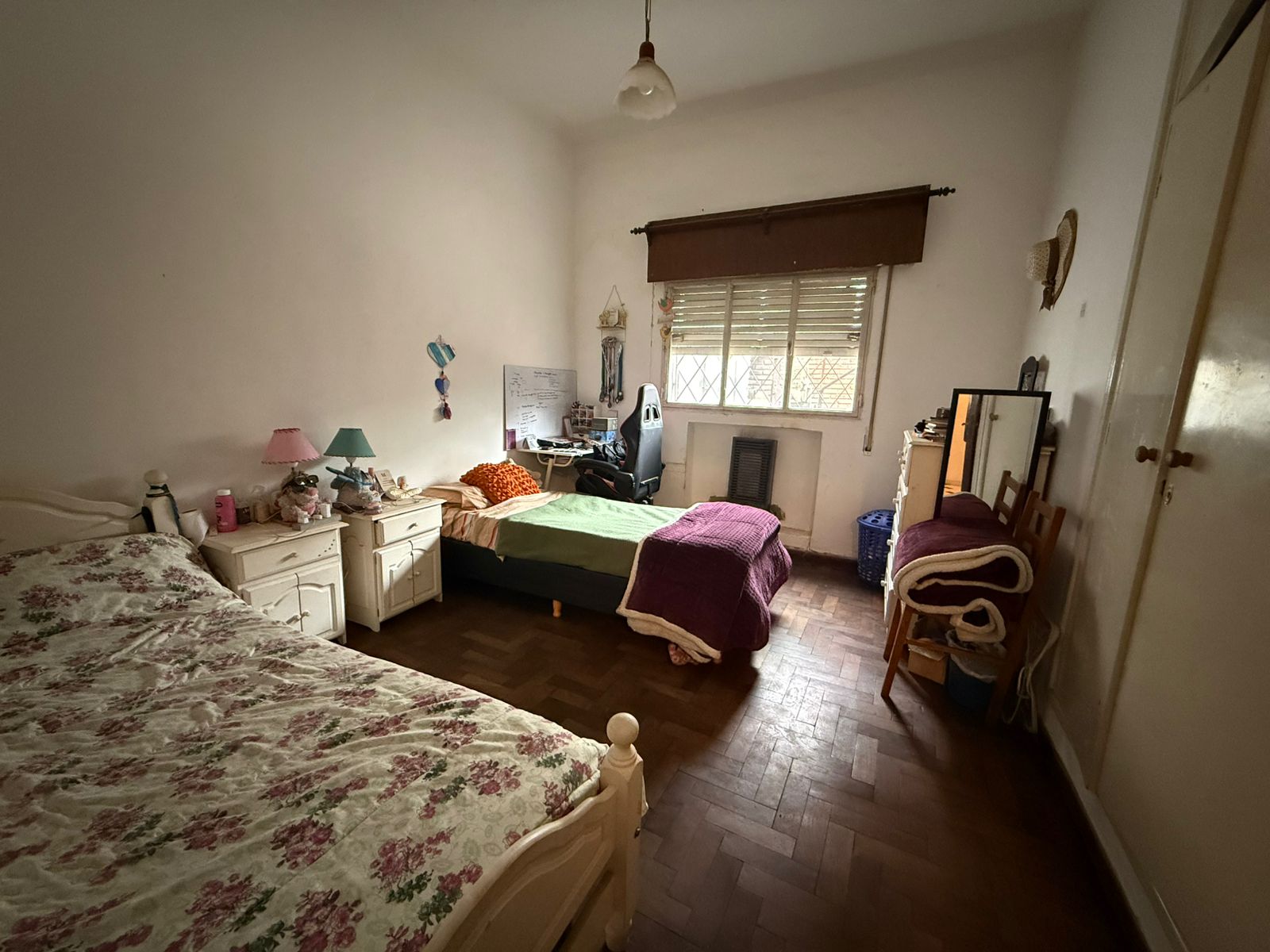 VENTA CASA 4 DORMITORIOS EN BARRIO MAIPU