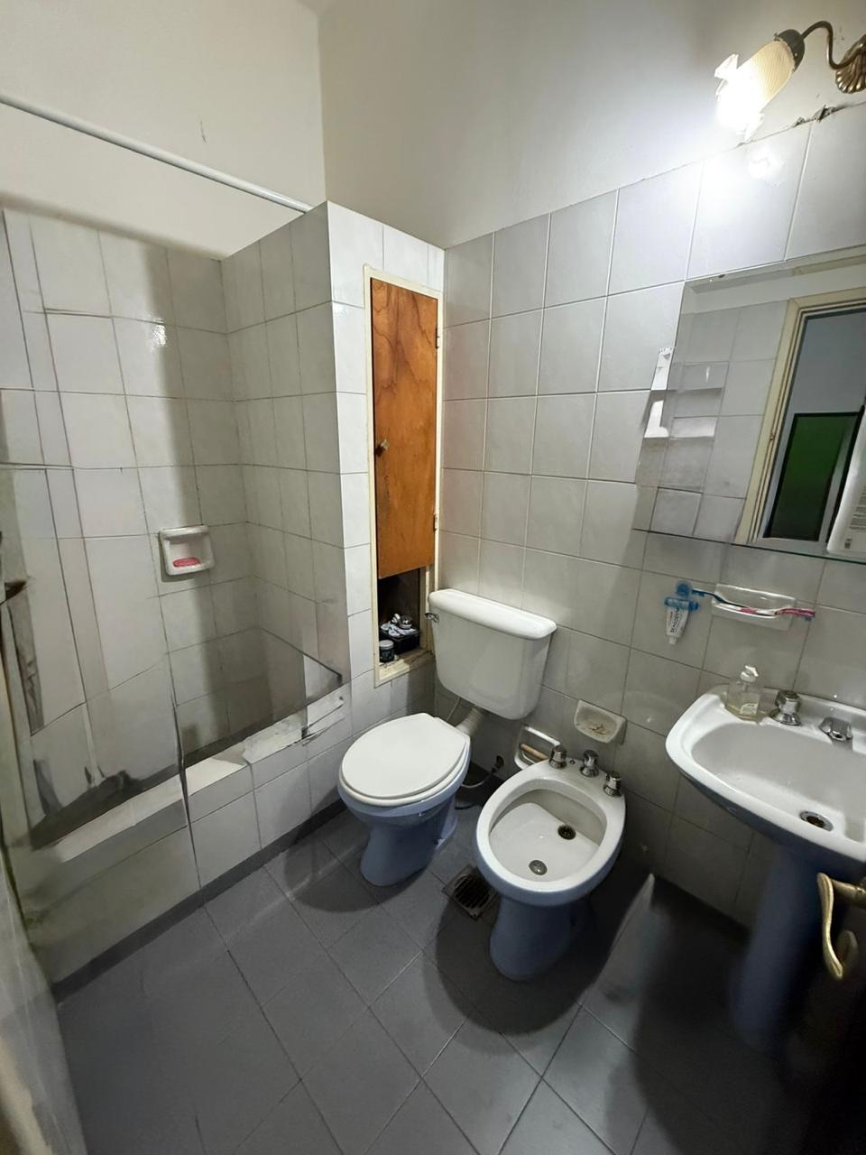 VENTA CASA 4 DORMITORIOS EN BARRIO MAIPU