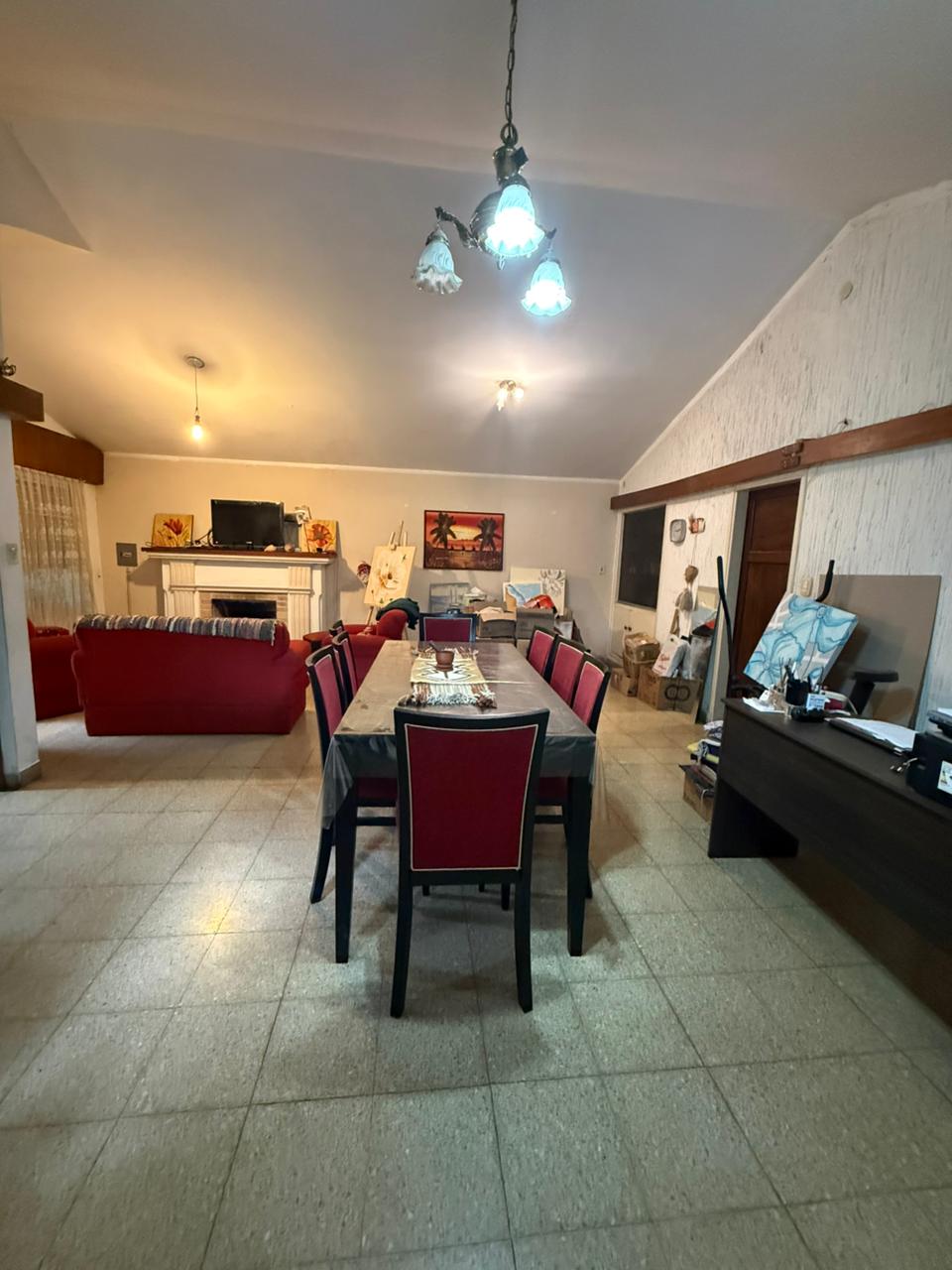 VENTA CASA 4 DORMITORIOS EN BARRIO MAIPU