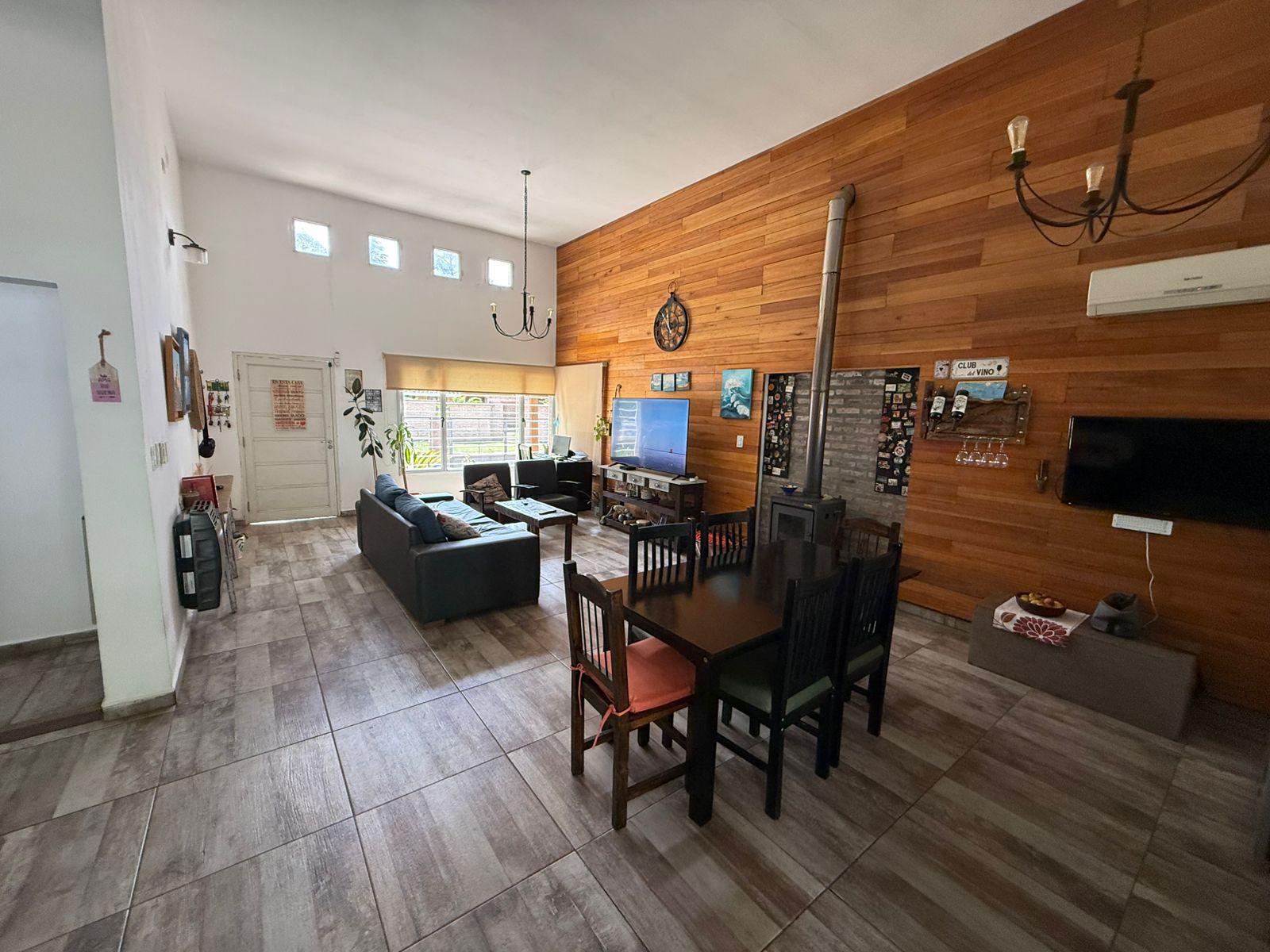 VENTA CASA 2 DORMITORIOS EN ÑU PORA RIO CEBALLOS