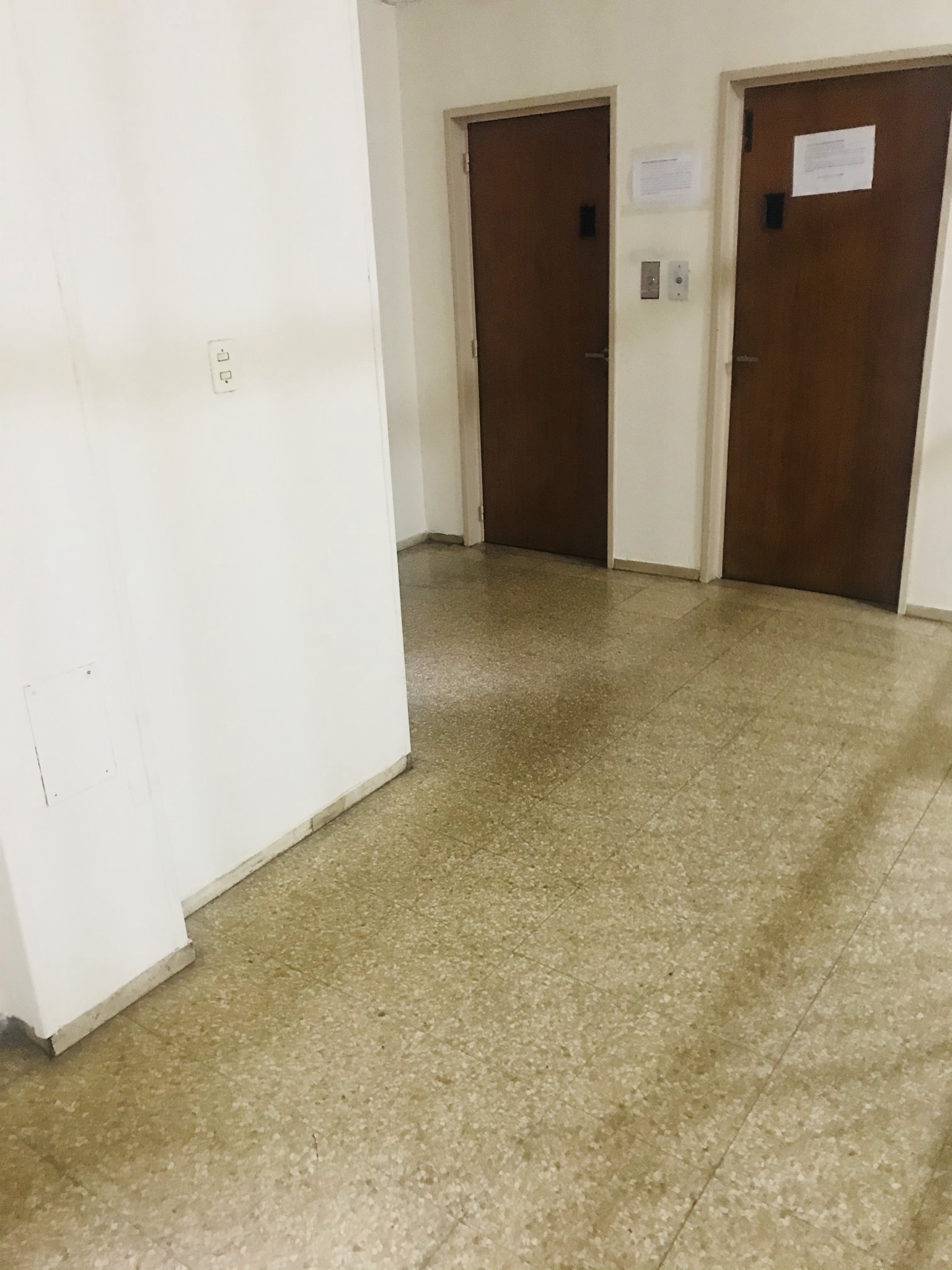 VENTA OFICINA CON COCHERA EN CENTRO EDIFICIO SIRIO LIBANES
