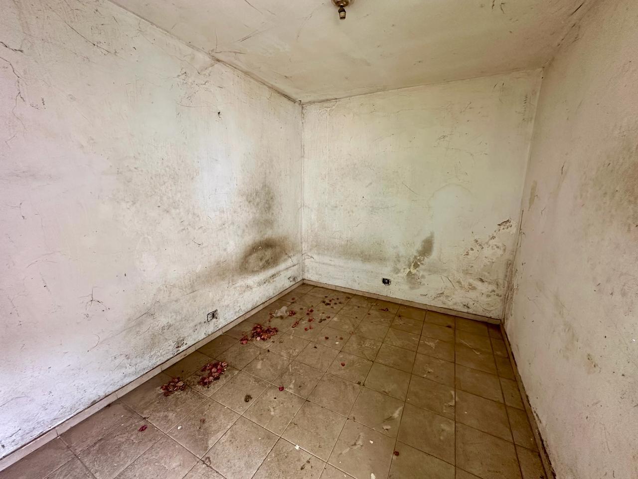 OPORTUNIDAD VENTA CASA  A RECICLAR CENTRICA 10 AMBIENTES