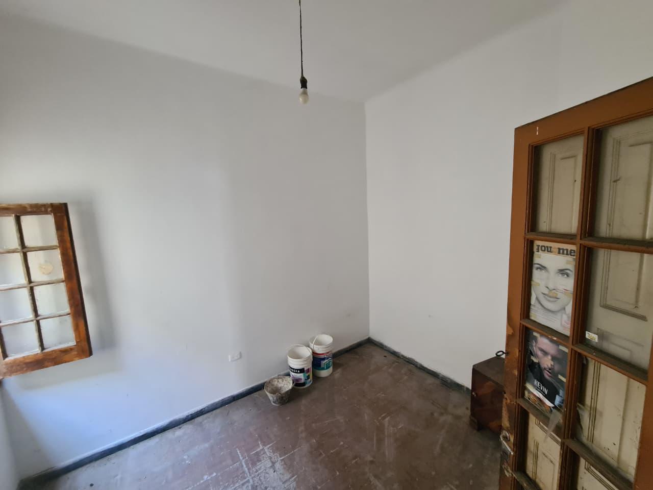 OPORTUNIDAD VENTA CASA  A RECICLAR CENTRICA 10 AMBIENTES