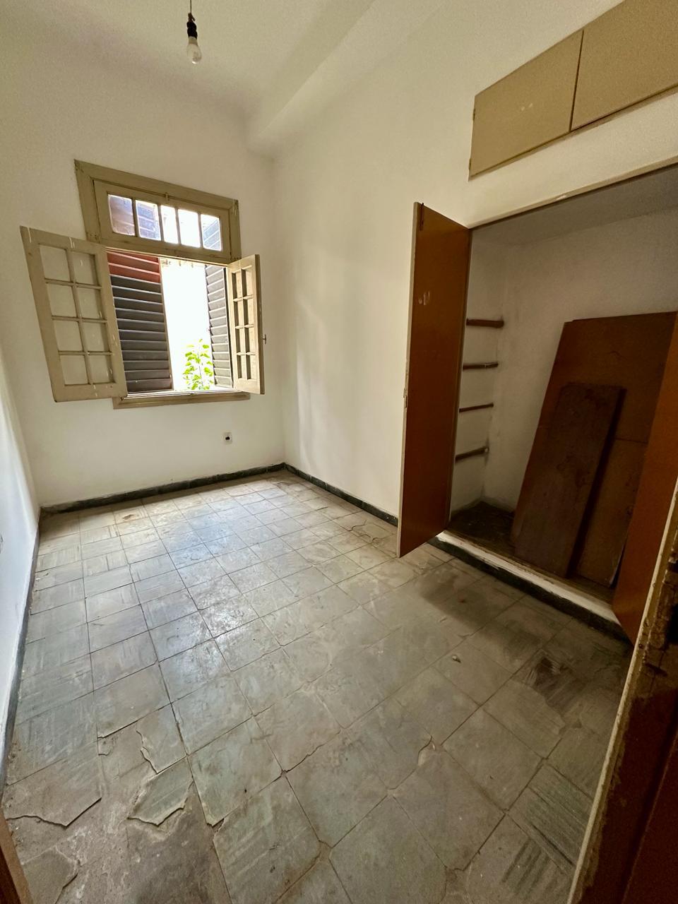 OPORTUNIDAD VENTA CASA  A RECICLAR CENTRICA 10 AMBIENTES