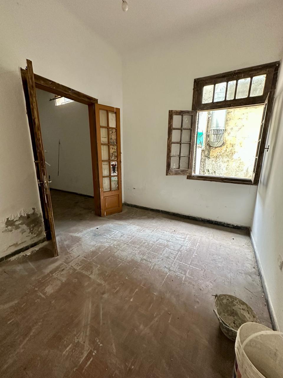 OPORTUNIDAD VENTA CASA  A RECICLAR CENTRICA 10 AMBIENTES