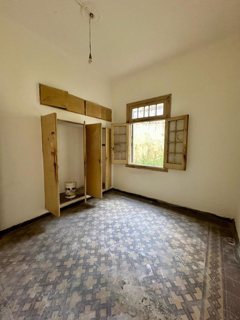 OPORTUNIDAD VENTA CASA  A RECICLAR CENTRICA 10 AMBIENTES