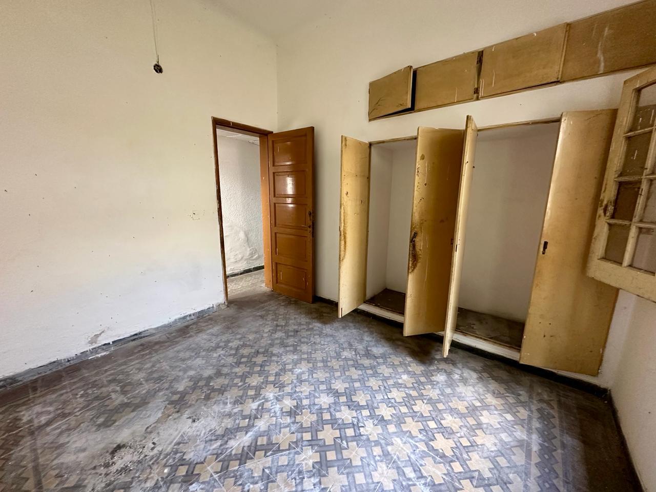 OPORTUNIDAD VENTA CASA  A RECICLAR CENTRICA 10 AMBIENTES
